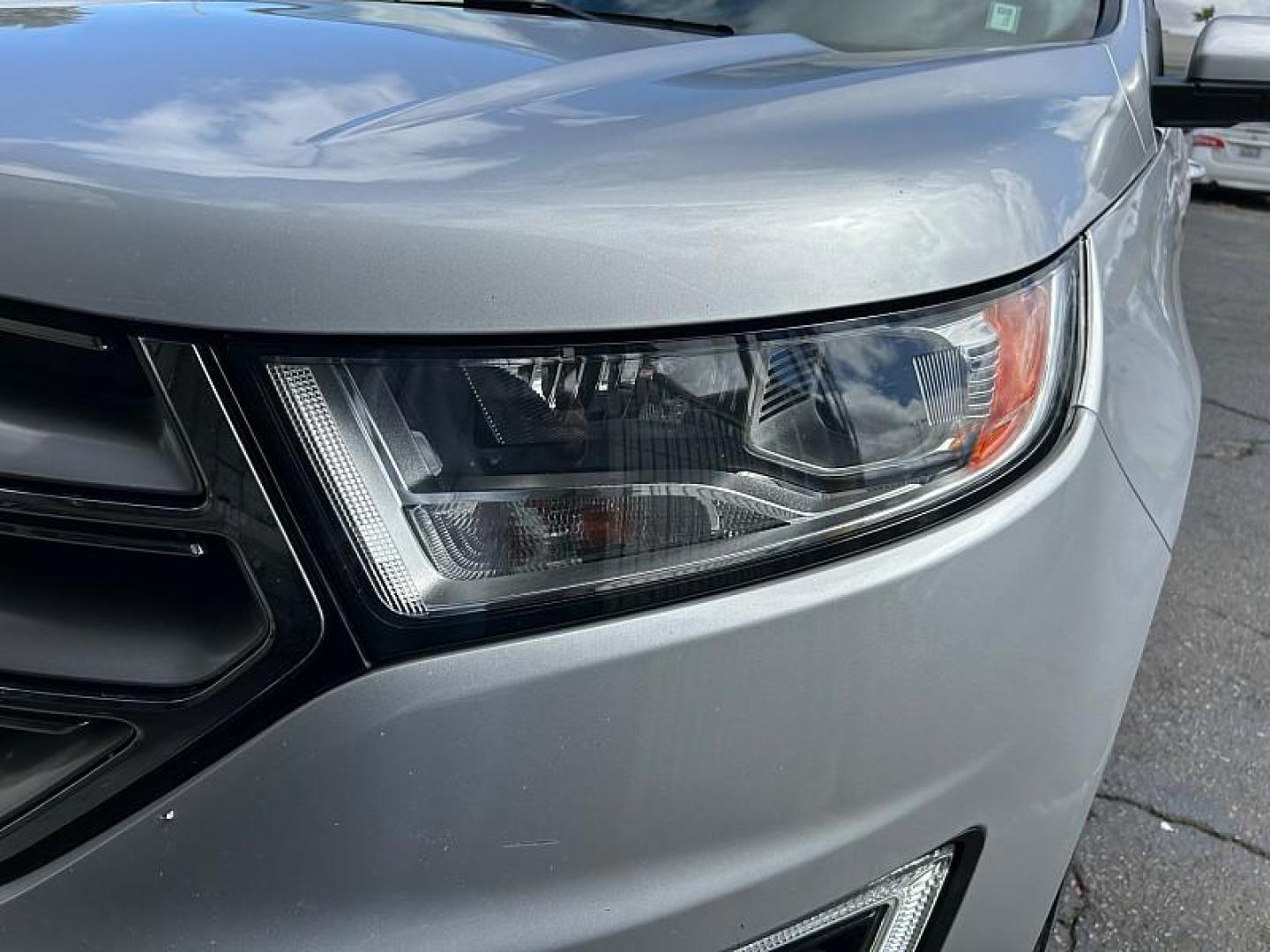 2018 GRAY Ford Edge (2FMPK3J93JB) with an 4-Cyl EcoBoost 2.0L engine, Auto 6-Spd SelShft transmission, located at 412 Auto Vista Drive, Palmdale, 93551, (661) 945-0620, 34.592636, -118.136681- Photo#9