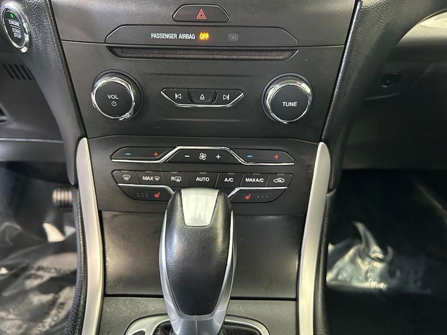 2018 GRAY Ford Edge (2FMPK3J93JB) with an 4-Cyl EcoBoost 2.0L engine, Auto 6-Spd SelShft transmission, located at 412 Auto Vista Drive, Palmdale, 93551, (661) 945-0620, 34.592636, -118.136681- Photo#19