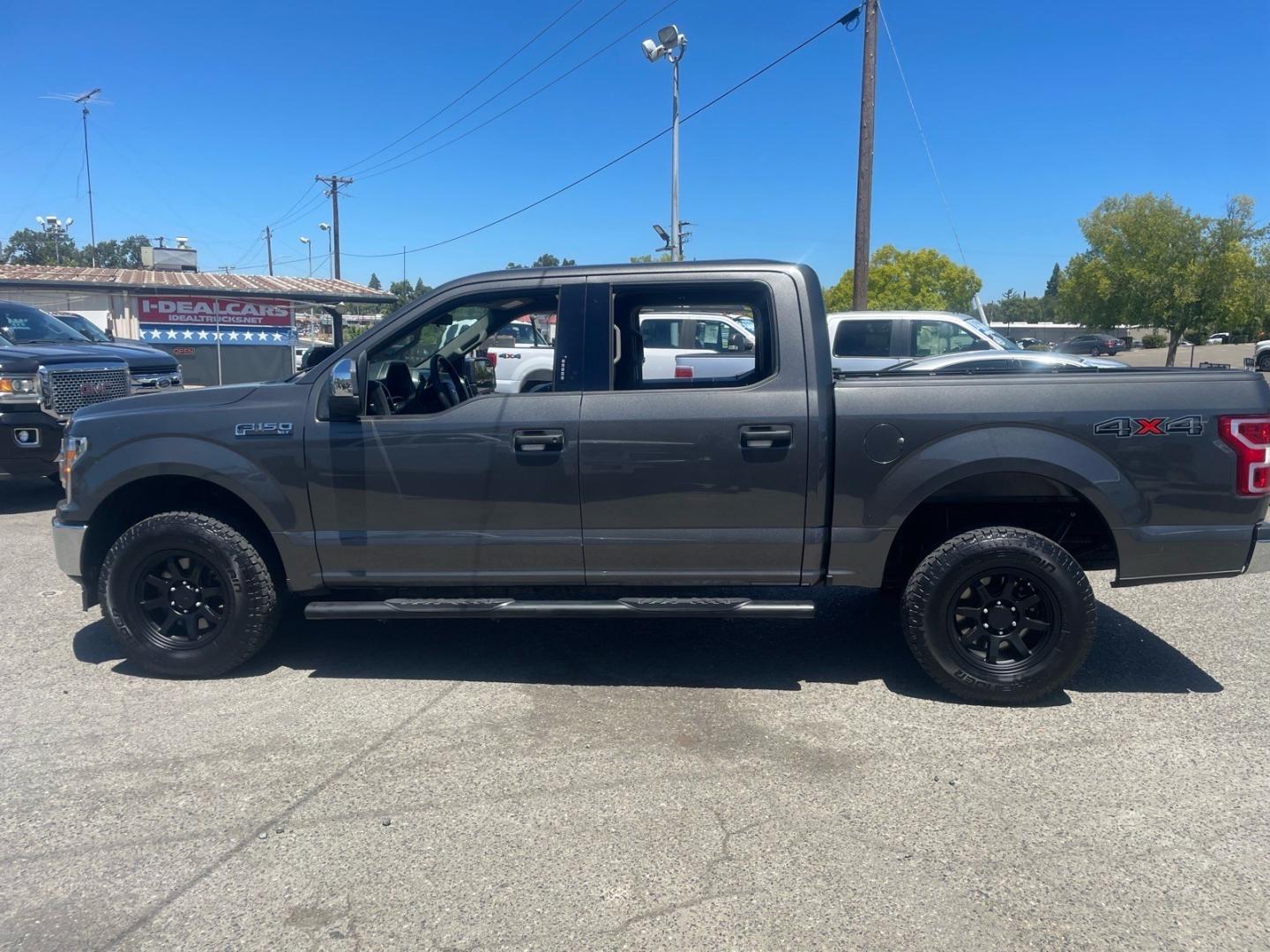 2018 Stone Gray Ford F-150 XLT (1FTEW1EG8JK) with an 3.5L EcoBoost 3.5L Twin Turbo V6 375hp 470ft. lbs. Direct Injection engine, 10-Speed Shiftable Automatic transmission, located at 800 Riverside Ave, Roseville, CA, 95678, 916-773-4549 & Toll Free: 866-719-4393, 38.732265, -121.291039 - 4X4 SUPERCREW ECOBOOST 3.5 TWIN TURBO XLT SERVICE RECORDS ON CLEAN CARFAX- Photo#4