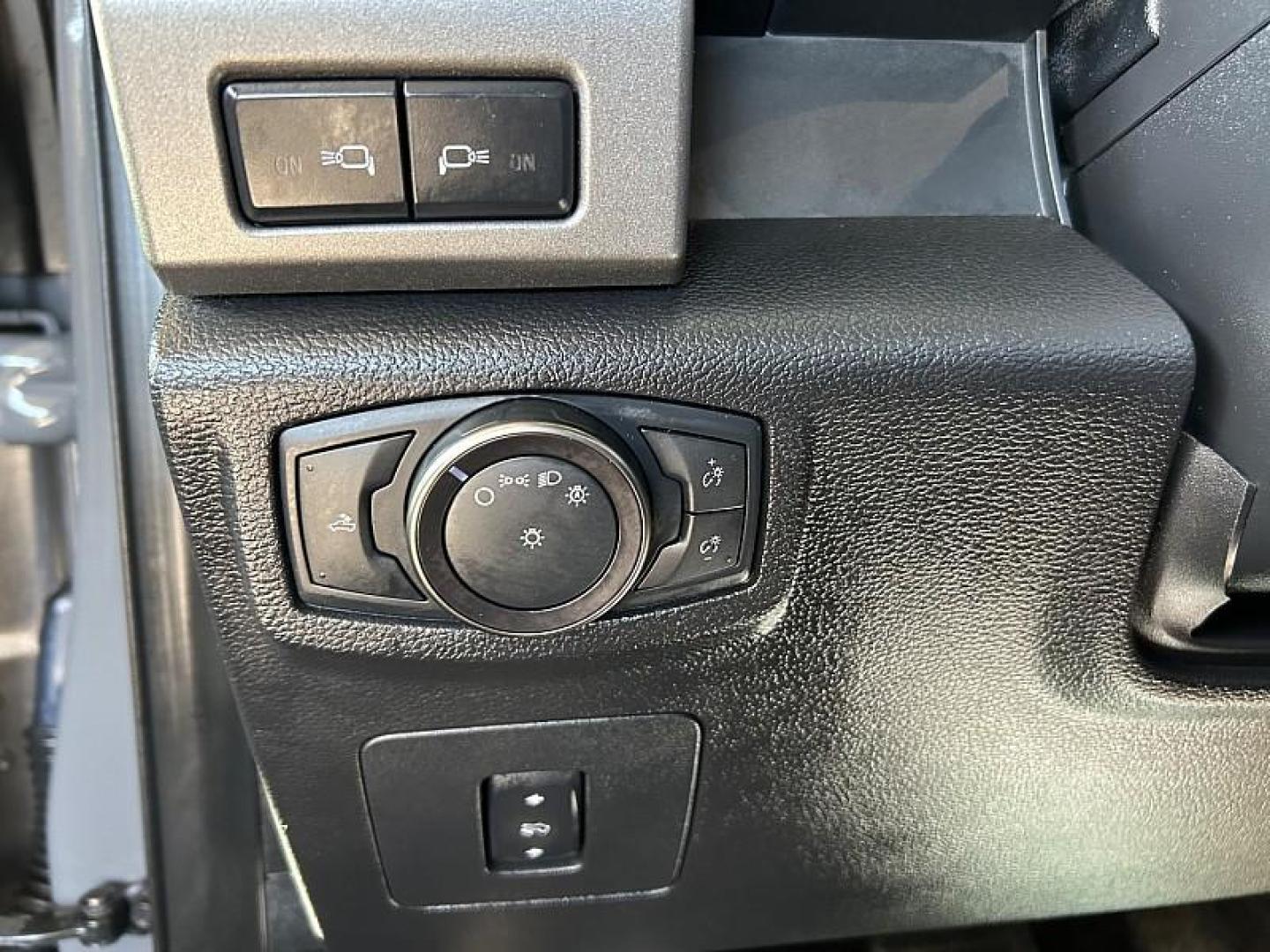 2018 GRAY Ford F-150 4WD (1FTFW1RGXJF) with an V6 EcoBoost TT 3.5L engine, Auto 10-Spd Spt Mode transmission, located at 412 Auto Vista Drive, Palmdale, 93551, (661) 945-0620, 34.592636, -118.136681 - Photo#27