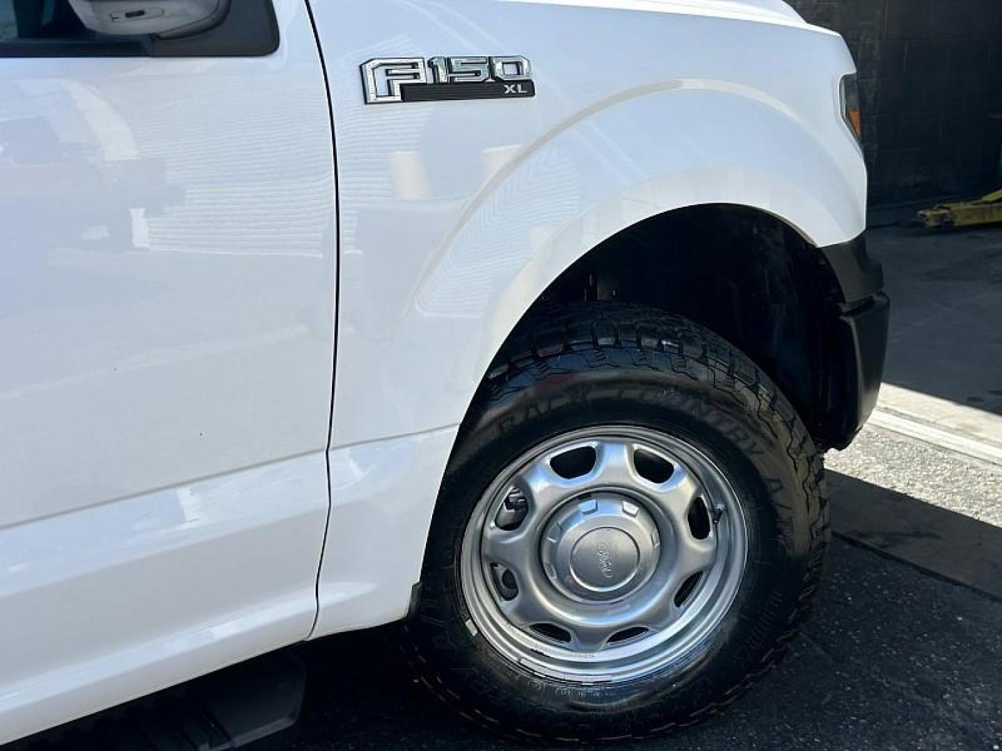 2018 WHITE Ford F-150 4WD (1FTEW1EP6JK) with an V6 EcoBoost TT 2.7L engine, Automatic transmission, located at 412 Auto Vista Drive, Palmdale, 93551, (661) 945-0620, 34.592636, -118.136681 - Photo#14