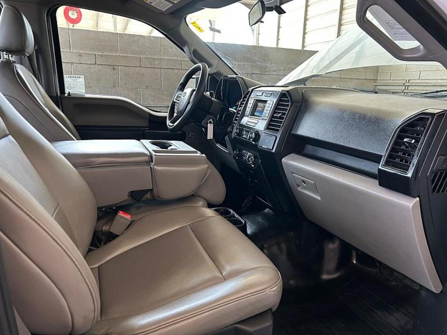 2018 WHITE Ford F-150 4WD (1FTEW1EP6JK) with an V6 EcoBoost TT 2.7L engine, Automatic transmission, located at 412 Auto Vista Drive, Palmdale, 93551, (661) 945-0620, 34.592636, -118.136681 - Photo#24