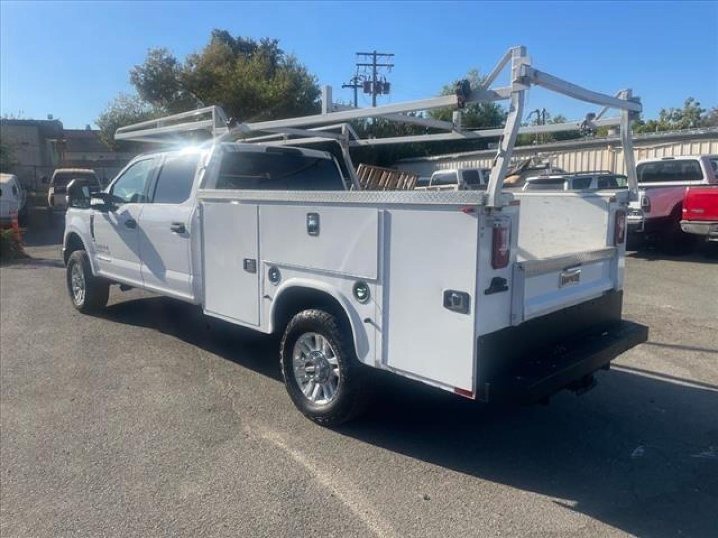 2018 White Ford F-350 Super Duty XLT (1FD8W3FT6JE) with an 6.7L Power Stroke 6.7L Biodiesel Turbo V8 330hp 750ft. lbs. Common Rail Direct Injection engine, 6-Speed Shiftable Automatic transmission, located at 800 Riverside Ave, Roseville, CA, 95678, 916-773-4549 & Toll Free: 866-719-4393, 38.732265, -121.291039 - DIESEL CREW CAB 4X4 UTILITY BED CLEAN CARFAX - Photo#1