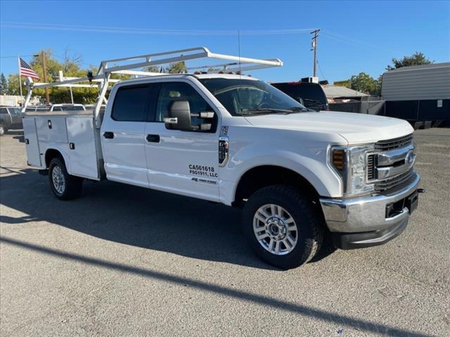 2018 White Ford F-350 Super Duty XLT (1FD8W3FT6JE) with an 6.7L Power Stroke 6.7L Biodiesel Turbo V8 330hp 750ft. lbs. Common Rail Direct Injection engine, 6-Speed Shiftable Automatic transmission, located at 800 Riverside Ave, Roseville, CA, 95678, 916-773-4549 & Toll Free: 866-719-4393, 38.732265, -121.291039 - DIESEL CREW CAB 4X4 UTILITY BED CLEAN CARFAX - Photo#3