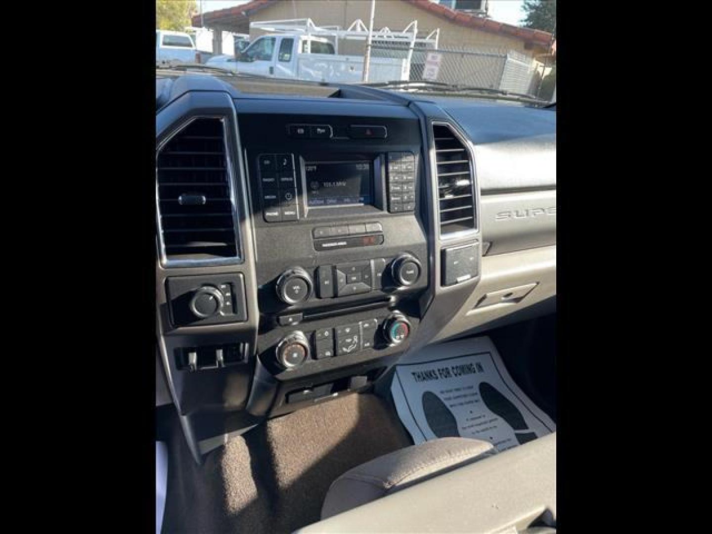 2018 White Ford F-350 Super Duty XLT (1FD8W3FT6JE) with an 6.7L Power Stroke 6.7L Biodiesel Turbo V8 330hp 750ft. lbs. Common Rail Direct Injection engine, 6-Speed Shiftable Automatic transmission, located at 800 Riverside Ave, Roseville, CA, 95678, 916-773-4549 & Toll Free: 866-719-4393, 38.732265, -121.291039 - DIESEL CREW CAB 4X4 UTILITY BED CLEAN CARFAX - Photo#8