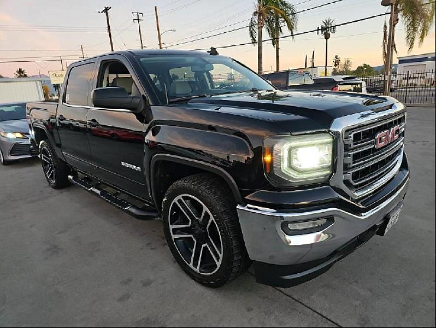 2018 BLACK GMC Sierra 1500 2WD (3GTP1MEC4JG) with an 8-Cyl 5.8 Liter engine, Automatic 6-Spd HD w/Overdrive transmission, located at 412 Auto Vista Drive, Palmdale, 93551, (661) 945-0620, 34.592636, -118.136681 - Photo#0