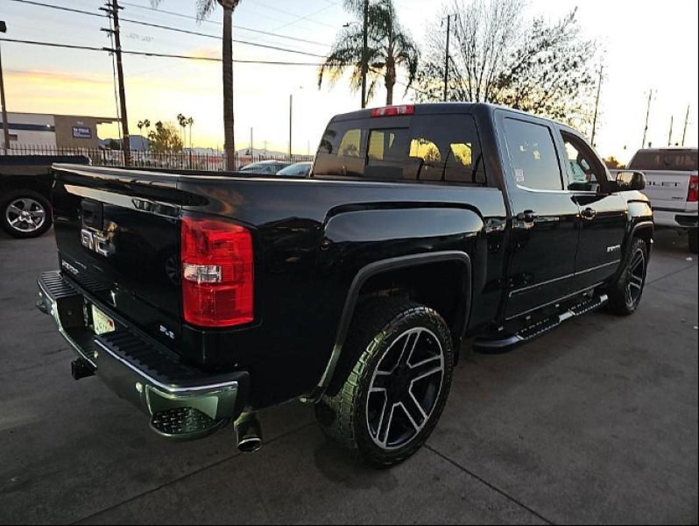 2018 BLACK GMC Sierra 1500 2WD (3GTP1MEC4JG) with an 8-Cyl 5.8 Liter engine, Automatic 6-Spd HD w/Overdrive transmission, located at 412 Auto Vista Drive, Palmdale, 93551, (661) 945-0620, 34.592636, -118.136681 - Photo#1