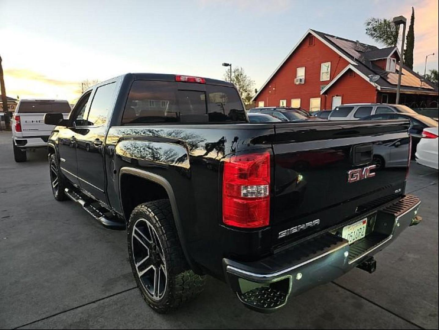 2018 BLACK GMC Sierra 1500 2WD (3GTP1MEC4JG) with an 8-Cyl 5.8 Liter engine, Automatic 6-Spd HD w/Overdrive transmission, located at 412 Auto Vista Drive, Palmdale, 93551, (661) 945-0620, 34.592636, -118.136681 - Photo#2