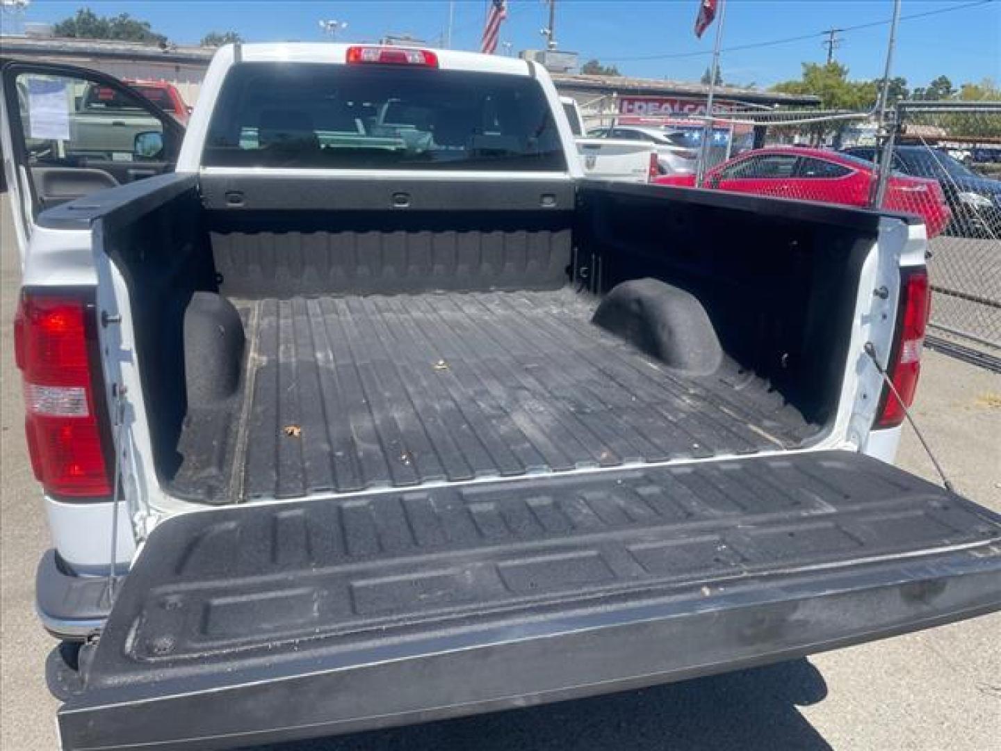 2018 Summit White GMC Sierra 1500 Base (1GTV2LEH9JZ) with an 4.3L EcoTec3 4.3L Flex Fuel V6 Direct Injection engine, 6-Speed Shiftable Automatic w/Overdrive transmission, located at 800 Riverside Ave, Roseville, CA, 95678, 916-773-4549 & Toll Free: 866-719-4393, 38.732265, -121.291039 - 4X4 DOUBLE CAB SERVICE RECORDS ONE OWNER CLEAN CARFAX - Photo#10