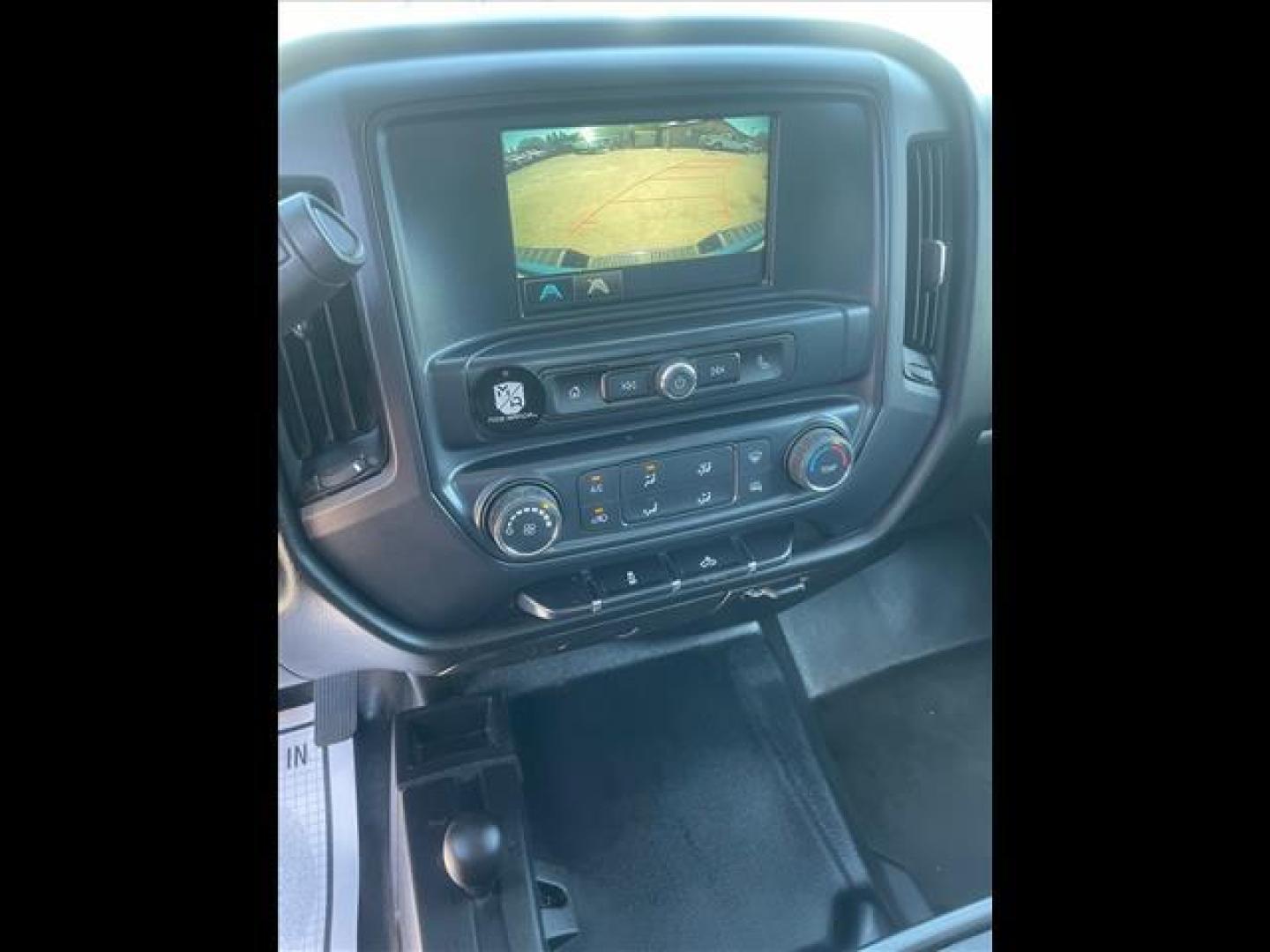 2018 Summit White GMC Sierra 1500 Base (1GTV2LEH9JZ) with an 4.3L EcoTec3 4.3L Flex Fuel V6 Direct Injection engine, 6-Speed Shiftable Automatic w/Overdrive transmission, located at 800 Riverside Ave, Roseville, CA, 95678, 916-773-4549 & Toll Free: 866-719-4393, 38.732265, -121.291039 - 4X4 DOUBLE CAB SERVICE RECORDS ONE OWNER CLEAN CARFAX - Photo#11