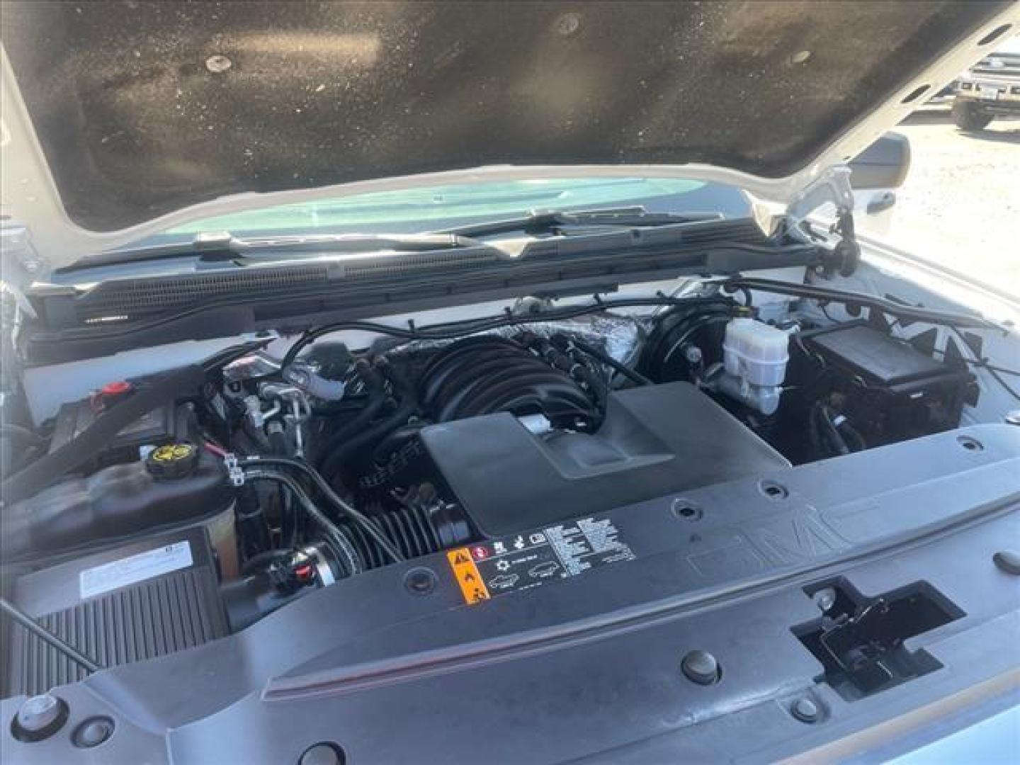 2018 Summit White GMC Sierra 1500 Base (1GTV2LEH9JZ) with an 4.3L EcoTec3 4.3L Flex Fuel V6 Direct Injection engine, 6-Speed Shiftable Automatic w/Overdrive transmission, located at 800 Riverside Ave, Roseville, CA, 95678, 916-773-4549 & Toll Free: 866-719-4393, 38.732265, -121.291039 - 4X4 DOUBLE CAB SERVICE RECORDS ONE OWNER CLEAN CARFAX - Photo#17