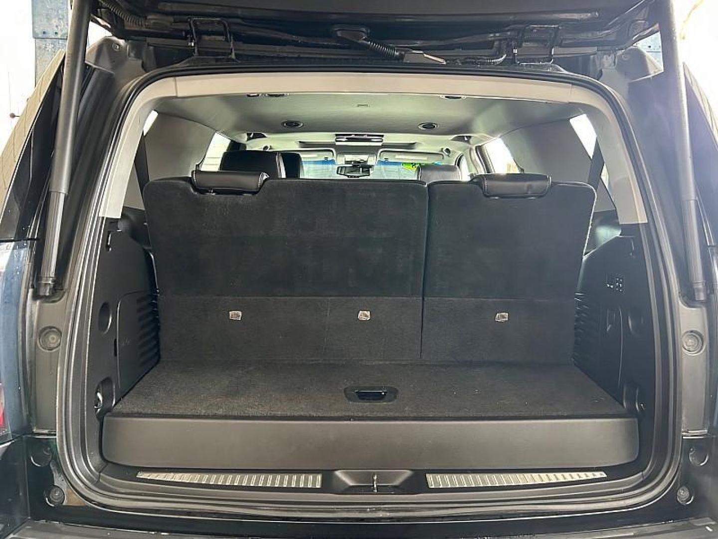 2018 BLACK GMC Yukon (1GKS1CKJ1JR) with an V8 EcoTec3 6.2 Liter engine, Automatic 10-Spd w/Overdrive transmission, located at 412 Auto Vista Drive, Palmdale, 93551, (661) 945-0620, 34.592636, -118.136681 - Photo#25