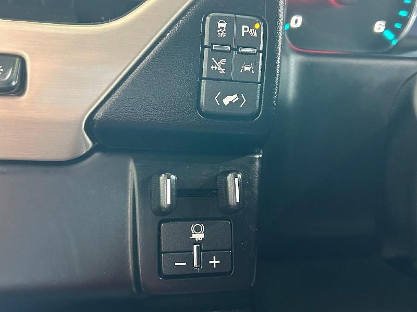 2018 BLACK GMC Yukon (1GKS1CKJ1JR) with an V8 EcoTec3 6.2 Liter engine, Automatic 10-Spd w/Overdrive transmission, located at 412 Auto Vista Drive, Palmdale, 93551, (661) 945-0620, 34.592636, -118.136681 - Photo#29