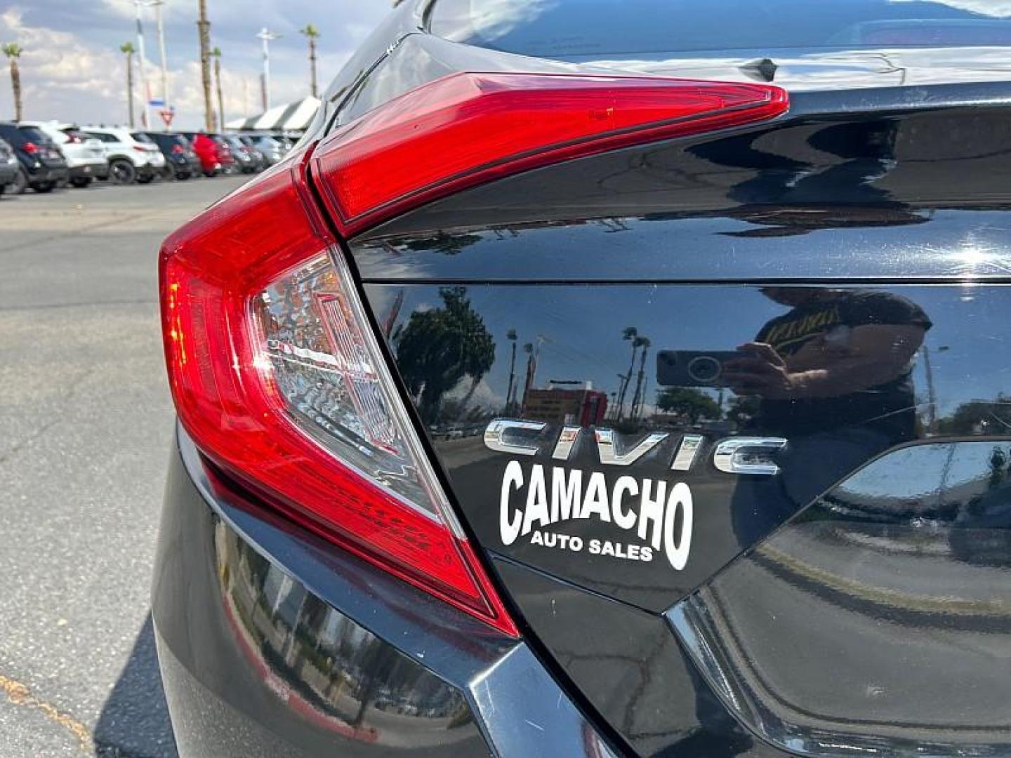 2018 BLACK Honda Civic Sedan (2HGFC2F72JH) with an 4-Cyl 2 Liter engine, Automatic CVT transmission, located at 412 Auto Vista Drive, Palmdale, 93551, (661) 945-0620, 34.592636, -118.136681 - Photo#13