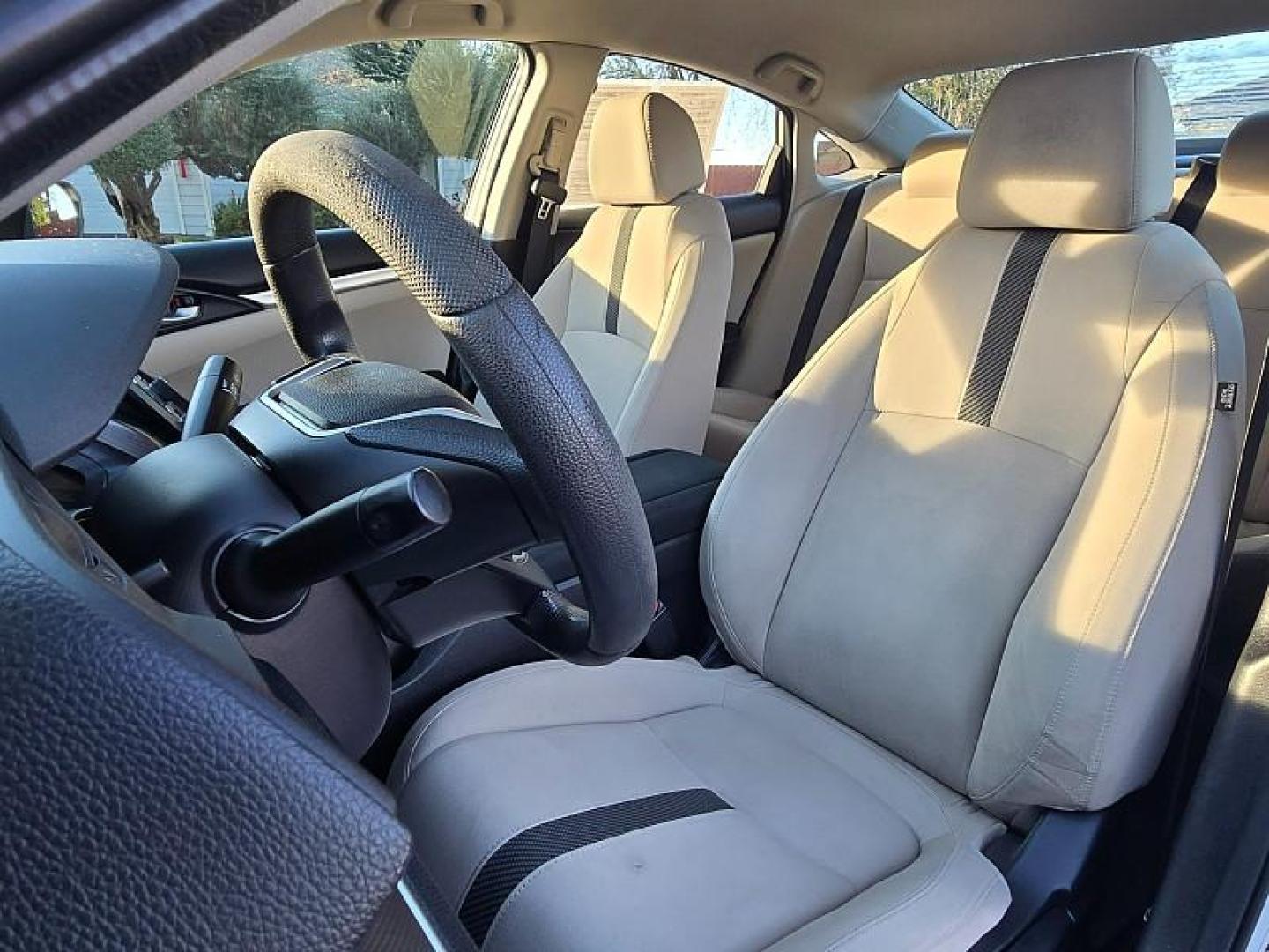 2018 WHITE Honda Civic Sedan (19XFC2F52JE) with an 4-Cyl i-VTEC 2.0 Liter engine, Automatic transmission, located at 246 E Walker St., Orland, 95963, (530) 865-5800, 39.747589, -122.178398 - Photo#9