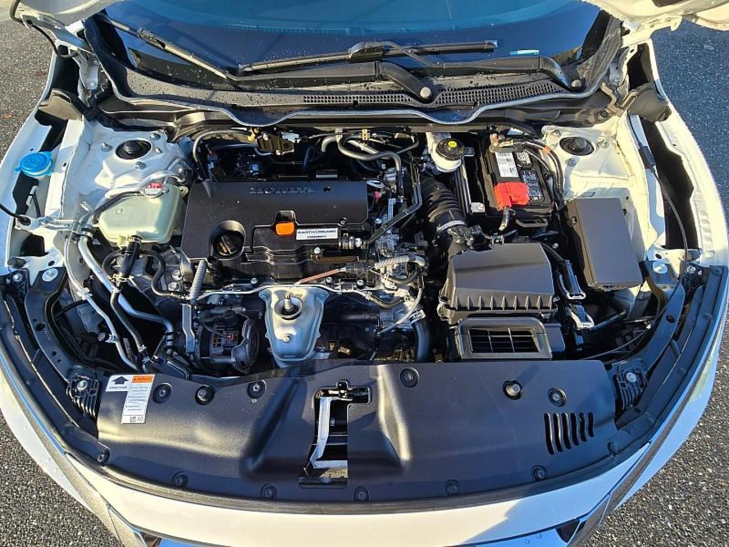 2018 WHITE Honda Civic Sedan (19XFC2F52JE) with an 4-Cyl i-VTEC 2.0 Liter engine, Automatic transmission, located at 246 E Walker St., Orland, 95963, (530) 865-5800, 39.747589, -122.178398 - Photo#27