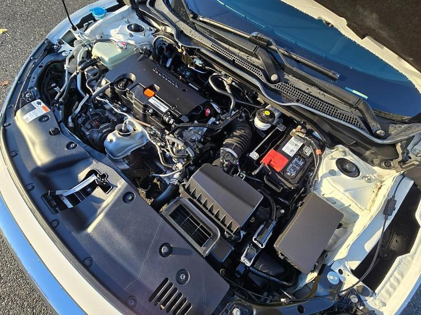 2018 WHITE Honda Civic Sedan (19XFC2F52JE) with an 4-Cyl i-VTEC 2.0 Liter engine, Automatic transmission, located at 246 E Walker St., Orland, 95963, (530) 865-5800, 39.747589, -122.178398 - Photo#29