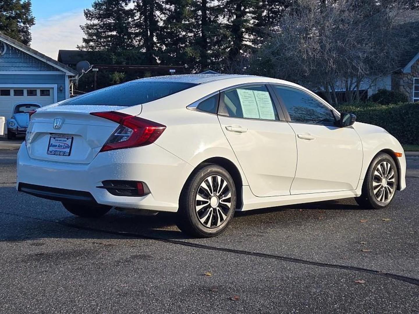2018 WHITE Honda Civic Sedan (19XFC2F52JE) with an 4-Cyl i-VTEC 2.0 Liter engine, Automatic transmission, located at 246 E Walker St., Orland, 95963, (530) 865-5800, 39.747589, -122.178398 - Photo#7