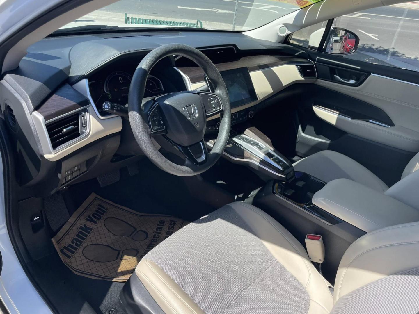 2018 Honda Clarity Plug-In Hybrid (JHMZC5F17JC) with an 1.5L L4 DOHC 16V HYBRID engine, CVT transmission, located at 744 E Miner Ave, Stockton, CA, 95202, (209) 944-5770, 37.956863, -121.282082 - PLUS TAXES AND FEES NO CHARGER AVAIALBLE - Photo#6
