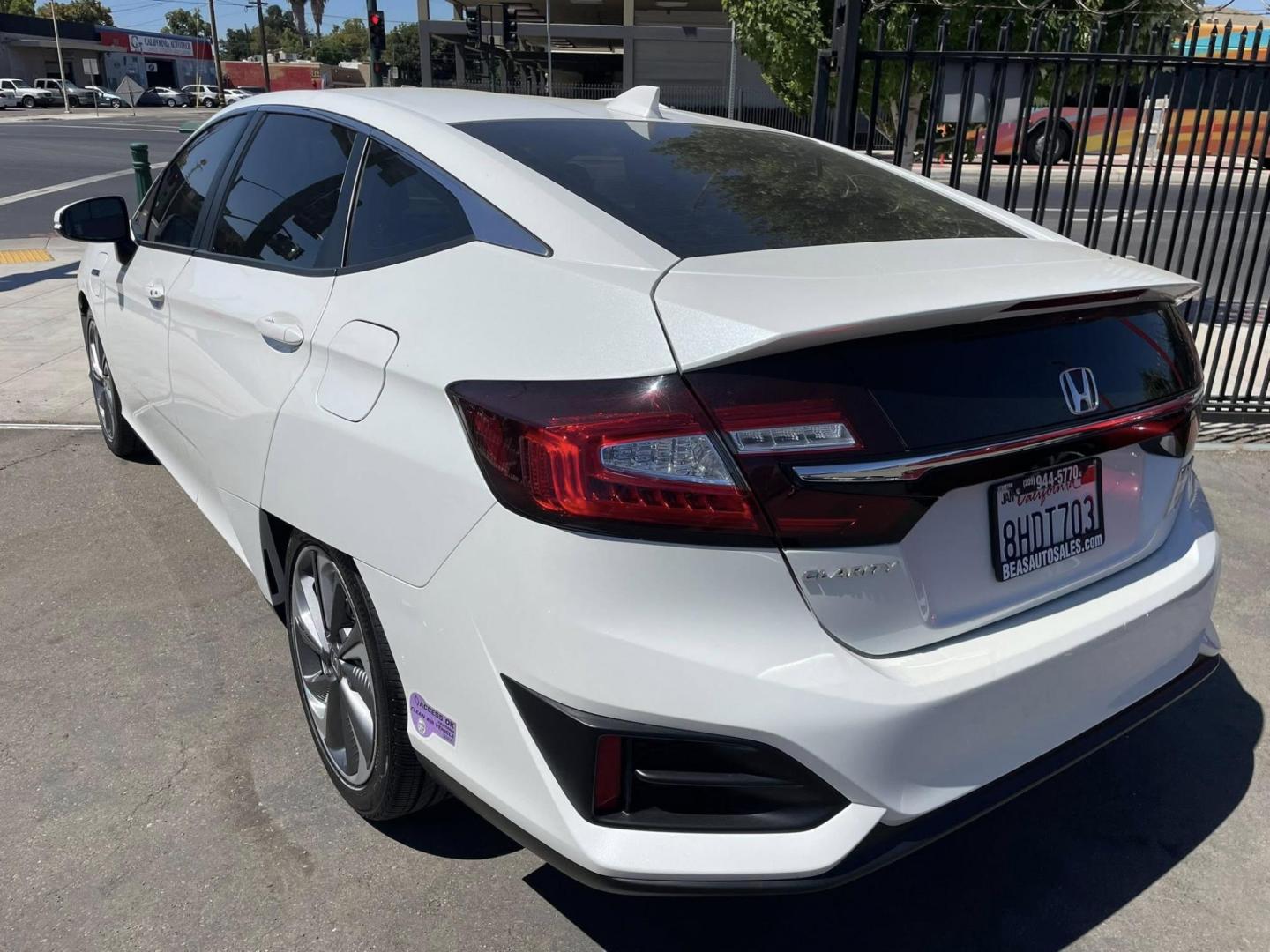 2018 Honda Clarity Plug-In Hybrid (JHMZC5F17JC) with an 1.5L L4 DOHC 16V HYBRID engine, CVT transmission, located at 744 E Miner Ave, Stockton, CA, 95202, (209) 944-5770, 37.956863, -121.282082 - PLUS TAXES AND FEES NO CHARGER AVAIALBLE - Photo#8