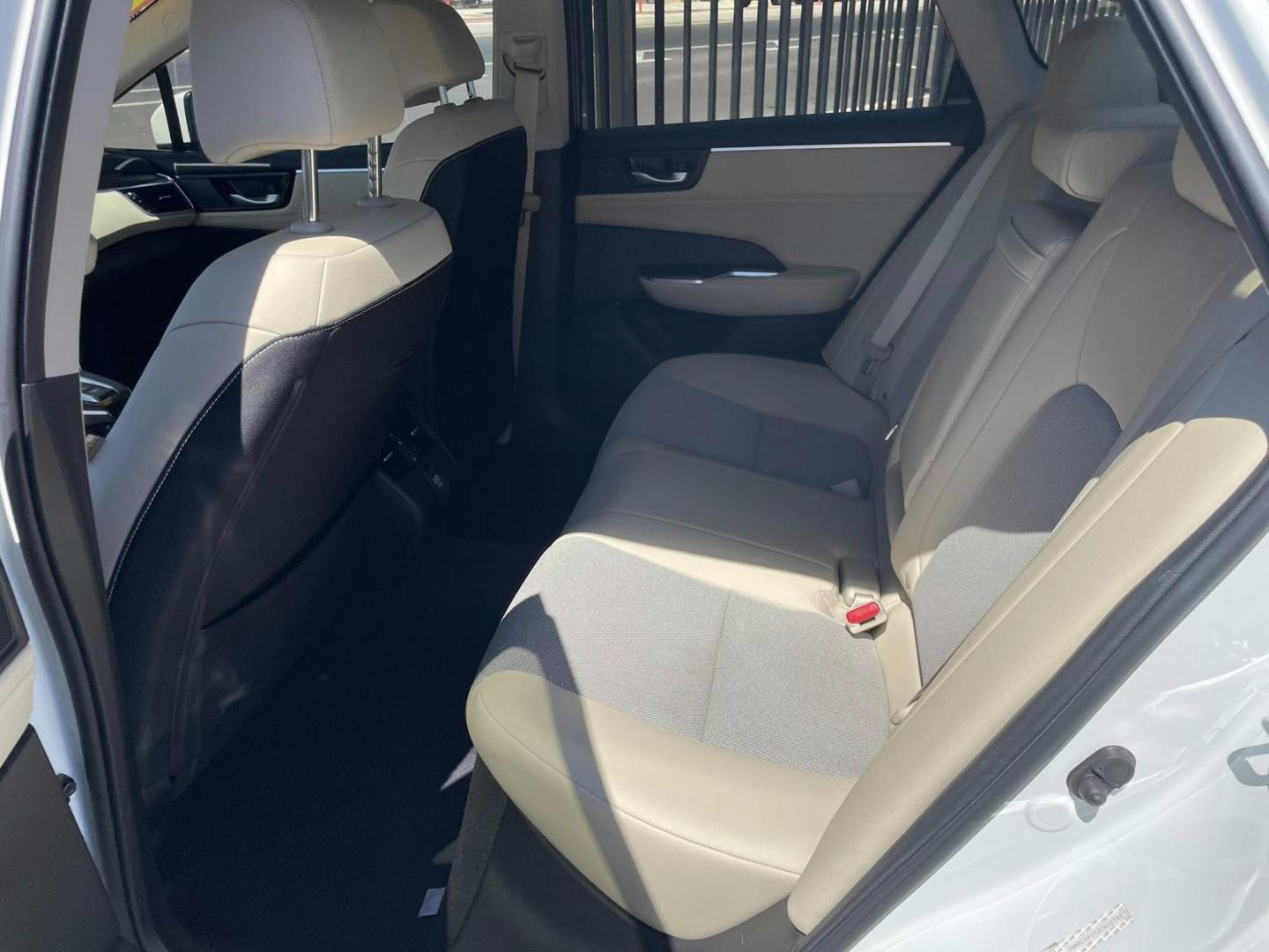 2018 Honda Clarity Plug-In Hybrid (JHMZC5F17JC) with an 1.5L L4 DOHC 16V HYBRID engine, CVT transmission, located at 744 E Miner Ave, Stockton, CA, 95202, (209) 944-5770, 37.956863, -121.282082 - PLUS TAXES AND FEES NO CHARGER AVAIALBLE - Photo#7