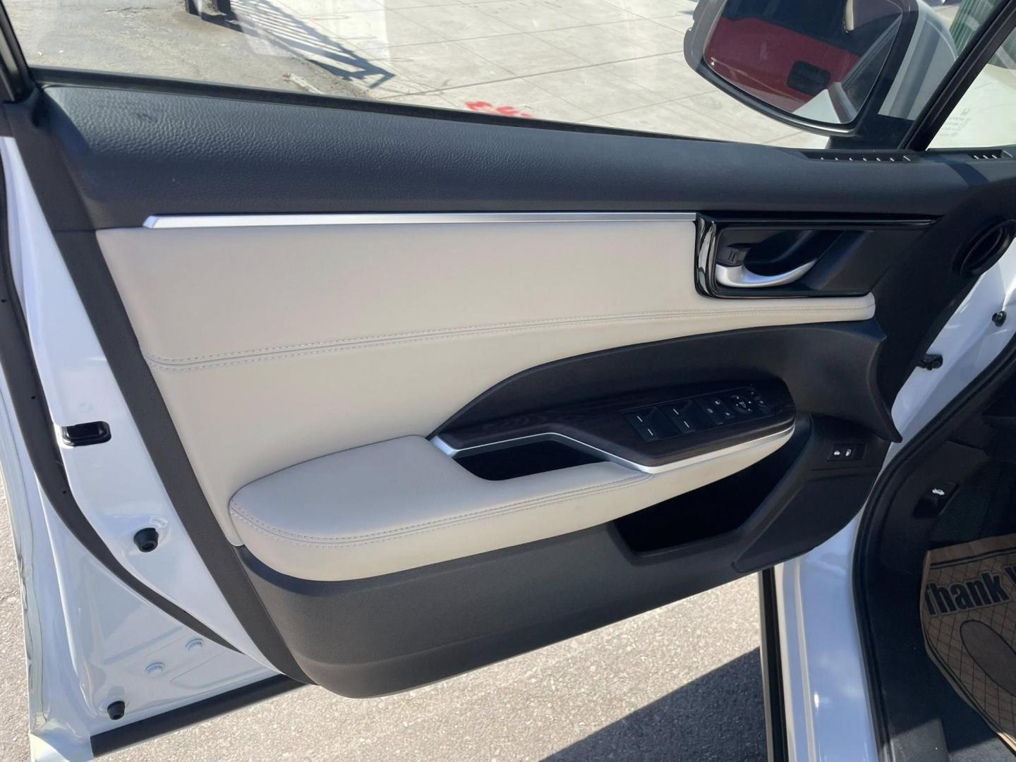 2018 Honda Clarity Plug-In Hybrid (JHMZC5F17JC) with an 1.5L L4 DOHC 16V HYBRID engine, CVT transmission, located at 744 E Miner Ave, Stockton, CA, 95202, (209) 944-5770, 37.956863, -121.282082 - PLUS TAXES AND FEES NO CHARGER AVAIALBLE - Photo#4
