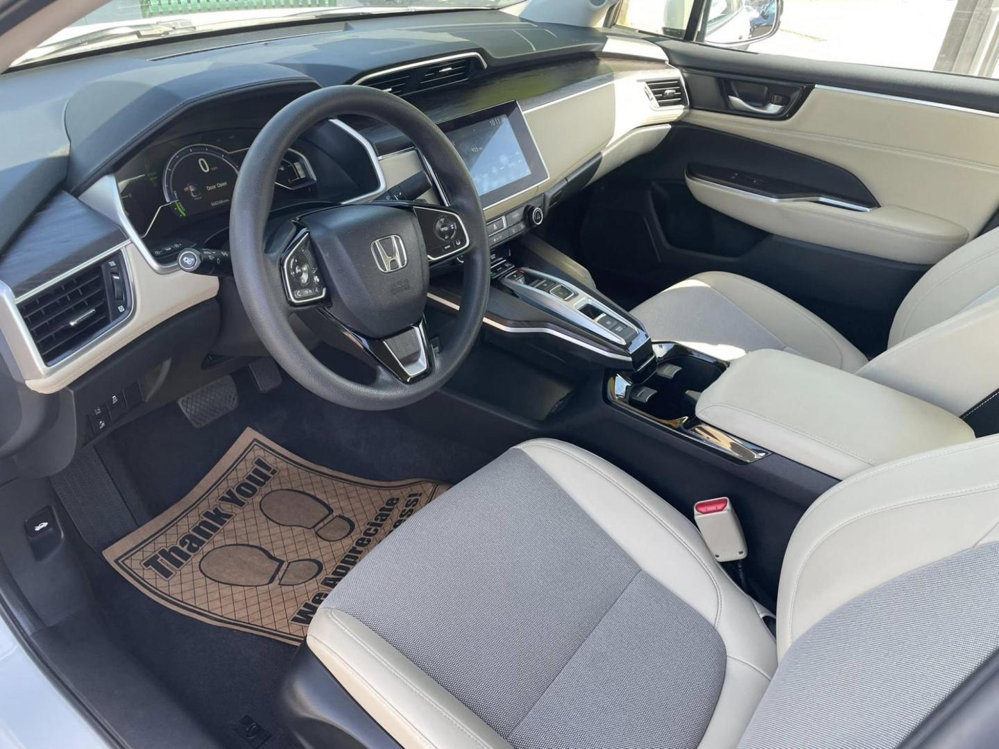 2018 Honda Clarity Plug-In Hybrid (JHMZC5F13JC) with an 1.5L L4 DOHC 16V HYBRID engine, CVT transmission, located at 744 E Miner Ave, Stockton, CA, 95202, (209) 944-5770, 37.956863, -121.282082 - PLUS TAXES AND FEES NO CHARGER AVAILABLE - Photo#7