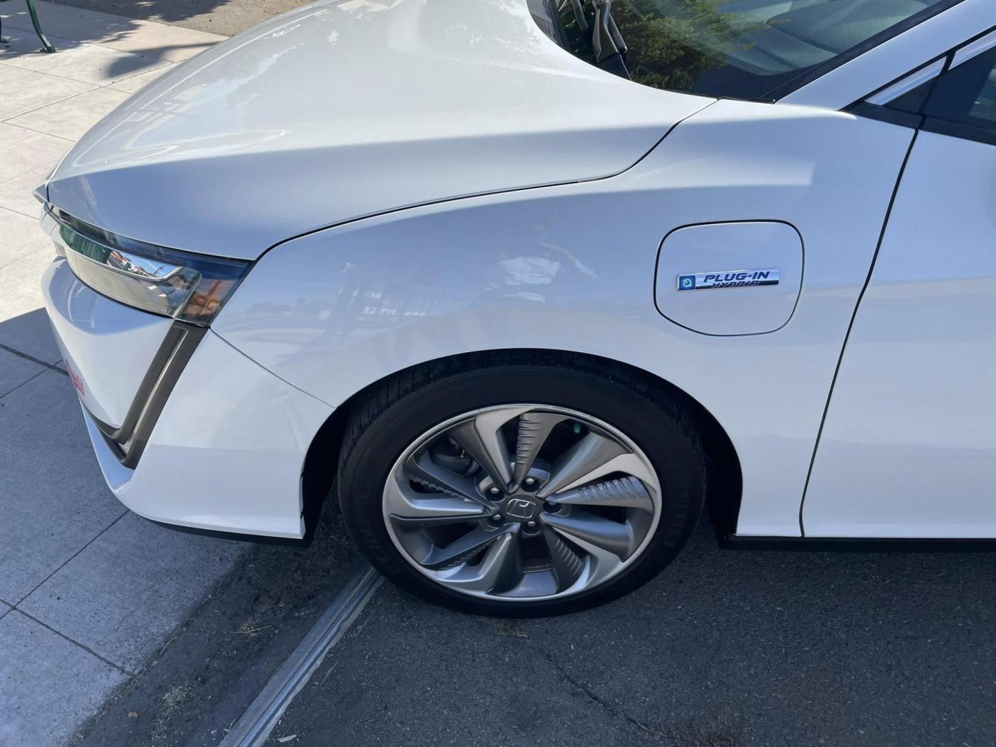 2018 Honda Clarity Plug-In Hybrid (JHMZC5F13JC) with an 1.5L L4 DOHC 16V HYBRID engine, CVT transmission, located at 744 E Miner Ave, Stockton, CA, 95202, (209) 944-5770, 37.956863, -121.282082 - PLUS TAXES AND FEES NO CHARGER AVAILABLE - Photo#4