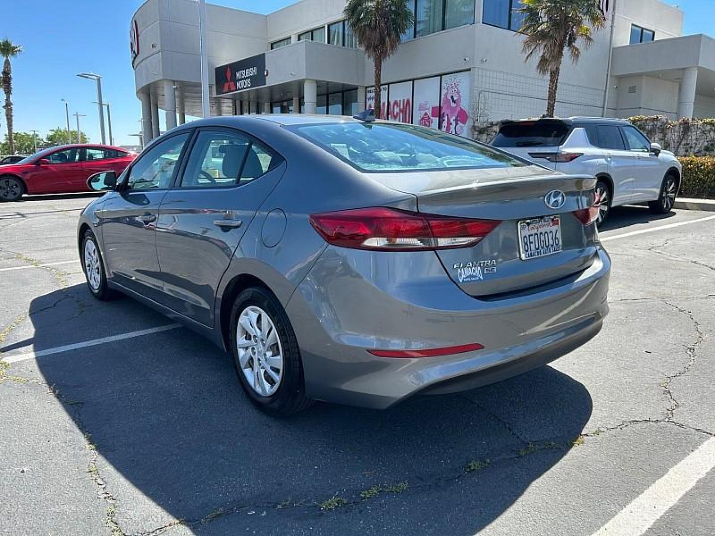 2018 GRAY Hyundai Elantra (5NPD74LF9JH) with an 4-Cyl 2.0 Liter engine, Auto 6-Spd Shiftronic transmission, located at 412 Auto Vista Drive, Palmdale, 93551, (661) 945-0620, 34.592636, -118.136681 - Photo#3