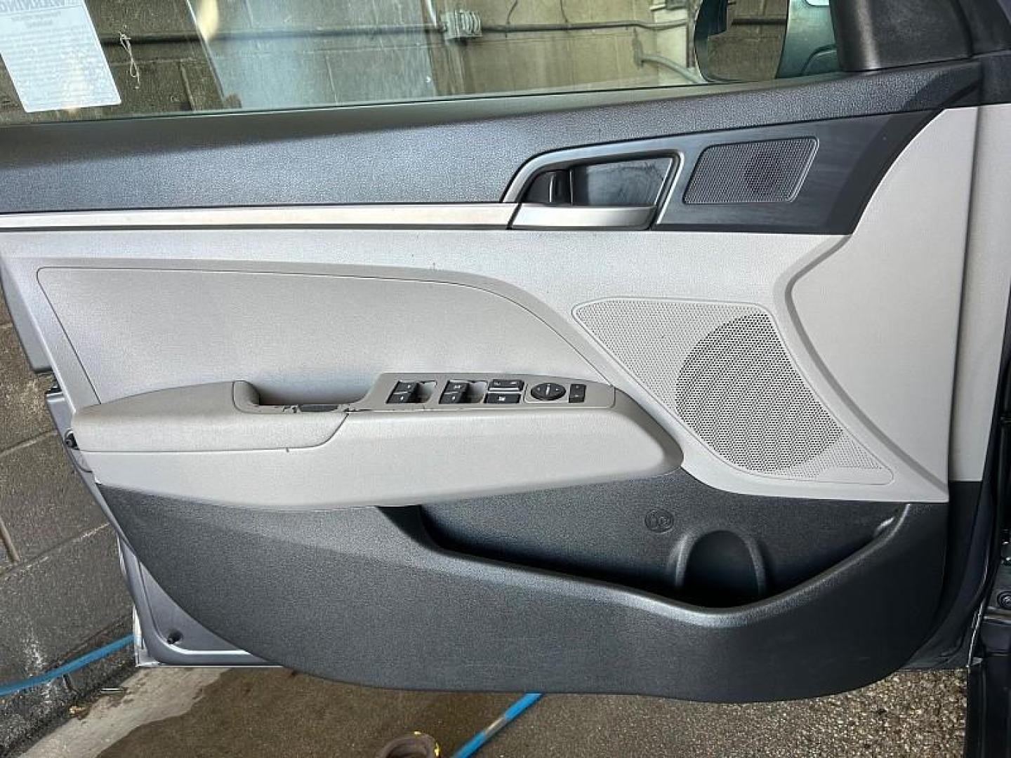 2018 GRAY Hyundai Elantra (5NPD74LF9JH) with an 4-Cyl 2.0 Liter engine, Auto 6-Spd Shiftronic transmission, located at 412 Auto Vista Drive, Palmdale, 93551, (661) 945-0620, 34.592636, -118.136681 - Photo#17