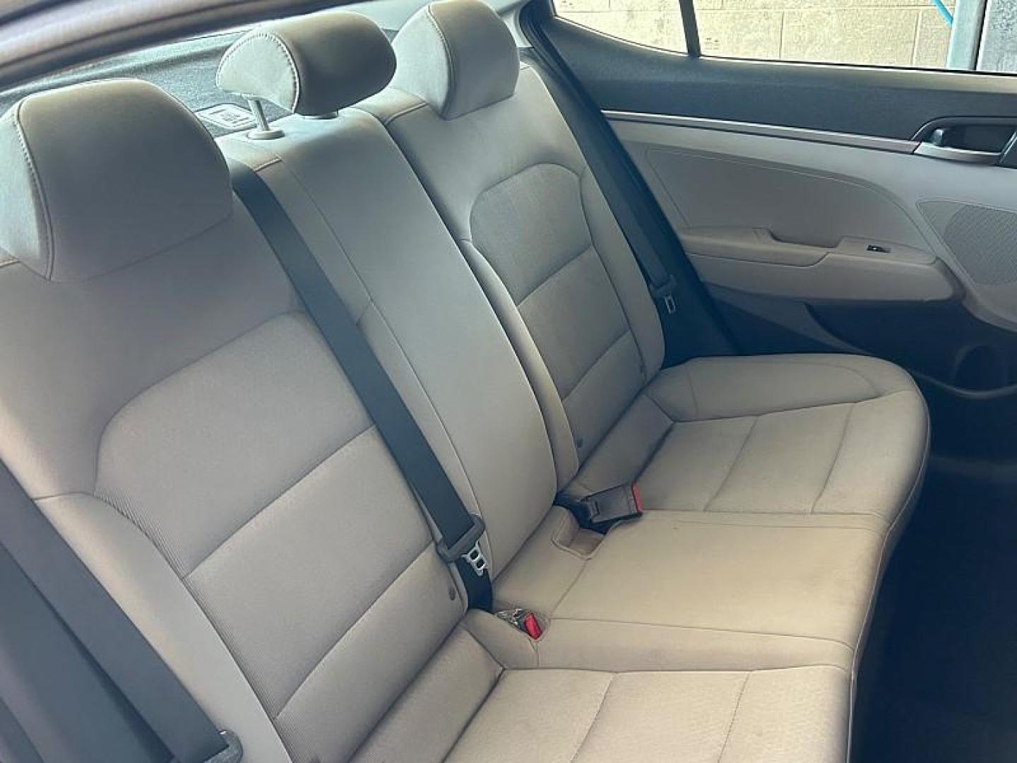 2018 GRAY Hyundai Elantra (5NPD74LF9JH) with an 4-Cyl 2.0 Liter engine, Auto 6-Spd Shiftronic transmission, located at 412 Auto Vista Drive, Palmdale, 93551, (661) 945-0620, 34.592636, -118.136681 - Photo#24