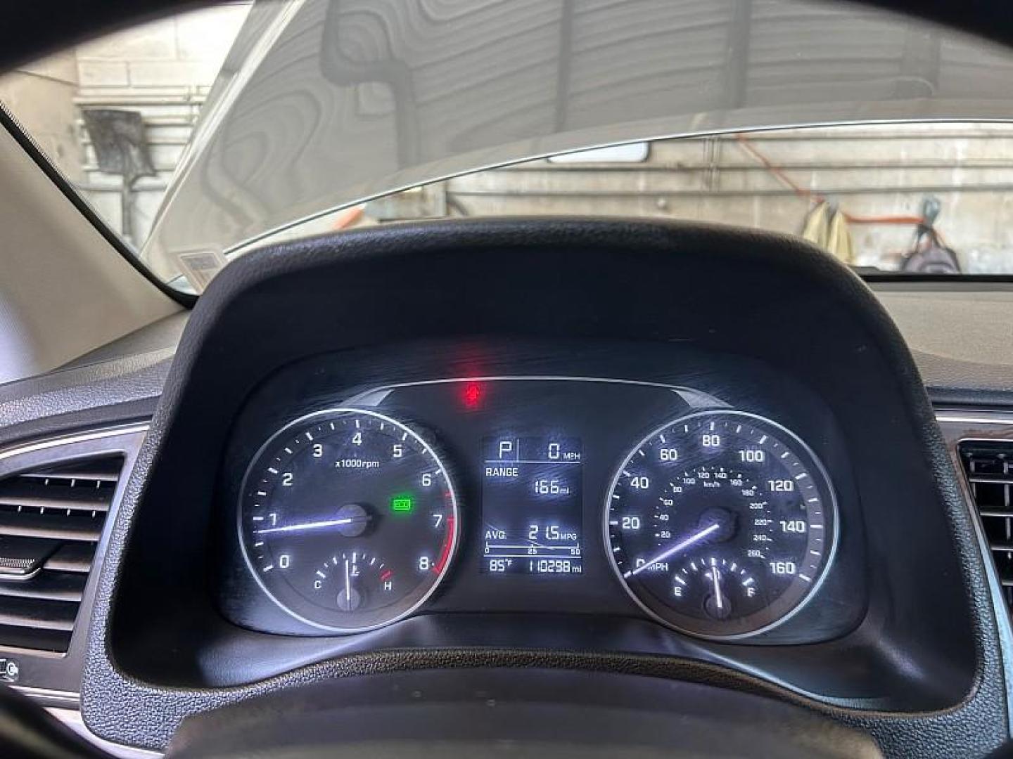 2018 GRAY Hyundai Elantra (5NPD74LF9JH) with an 4-Cyl 2.0 Liter engine, Auto 6-Spd Shiftronic transmission, located at 412 Auto Vista Drive, Palmdale, 93551, (661) 945-0620, 34.592636, -118.136681 - Photo#27
