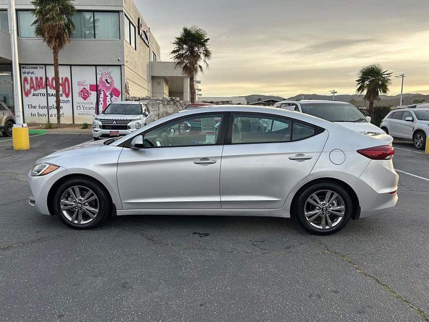 2018 SILVER Hyundai Elantra (KMHD84LF6JU) with an 4-Cyl 2.0 Liter engine, Auto 6-Spd Shiftronic transmission, located at 412 Auto Vista Drive, Palmdale, 93551, (661) 945-0620, 34.592636, -118.136681 - Photo#3