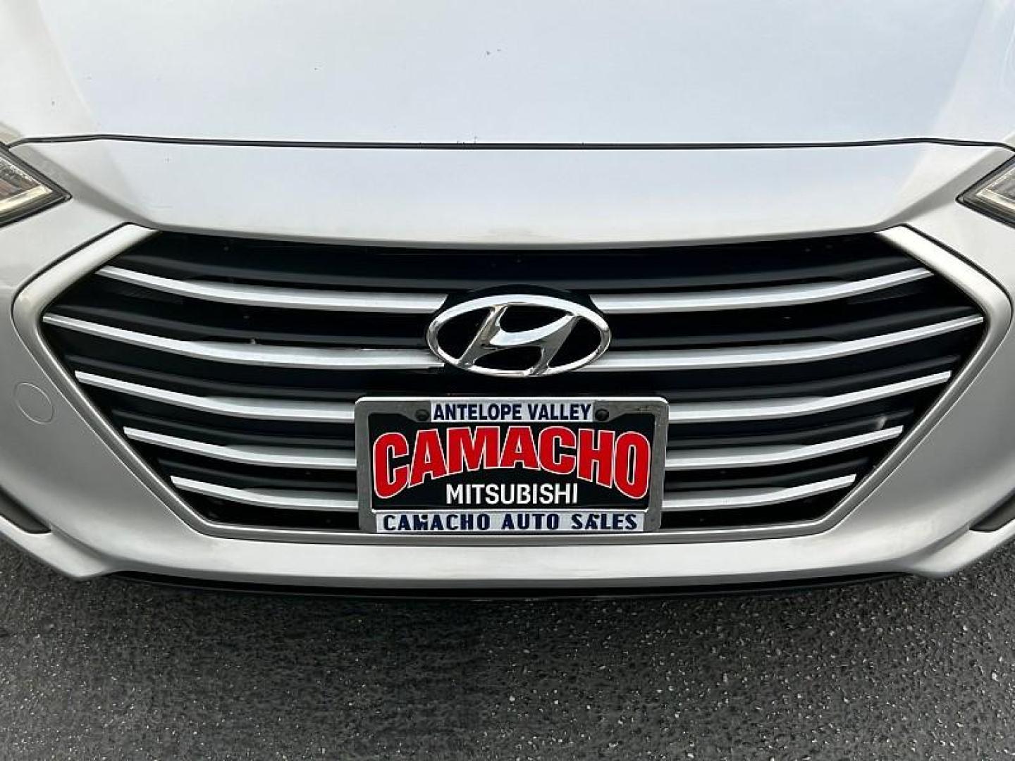 2018 SILVER Hyundai Elantra (KMHD84LF6JU) with an 4-Cyl 2.0 Liter engine, Auto 6-Spd Shiftronic transmission, located at 412 Auto Vista Drive, Palmdale, 93551, (661) 945-0620, 34.592636, -118.136681 - Photo#4