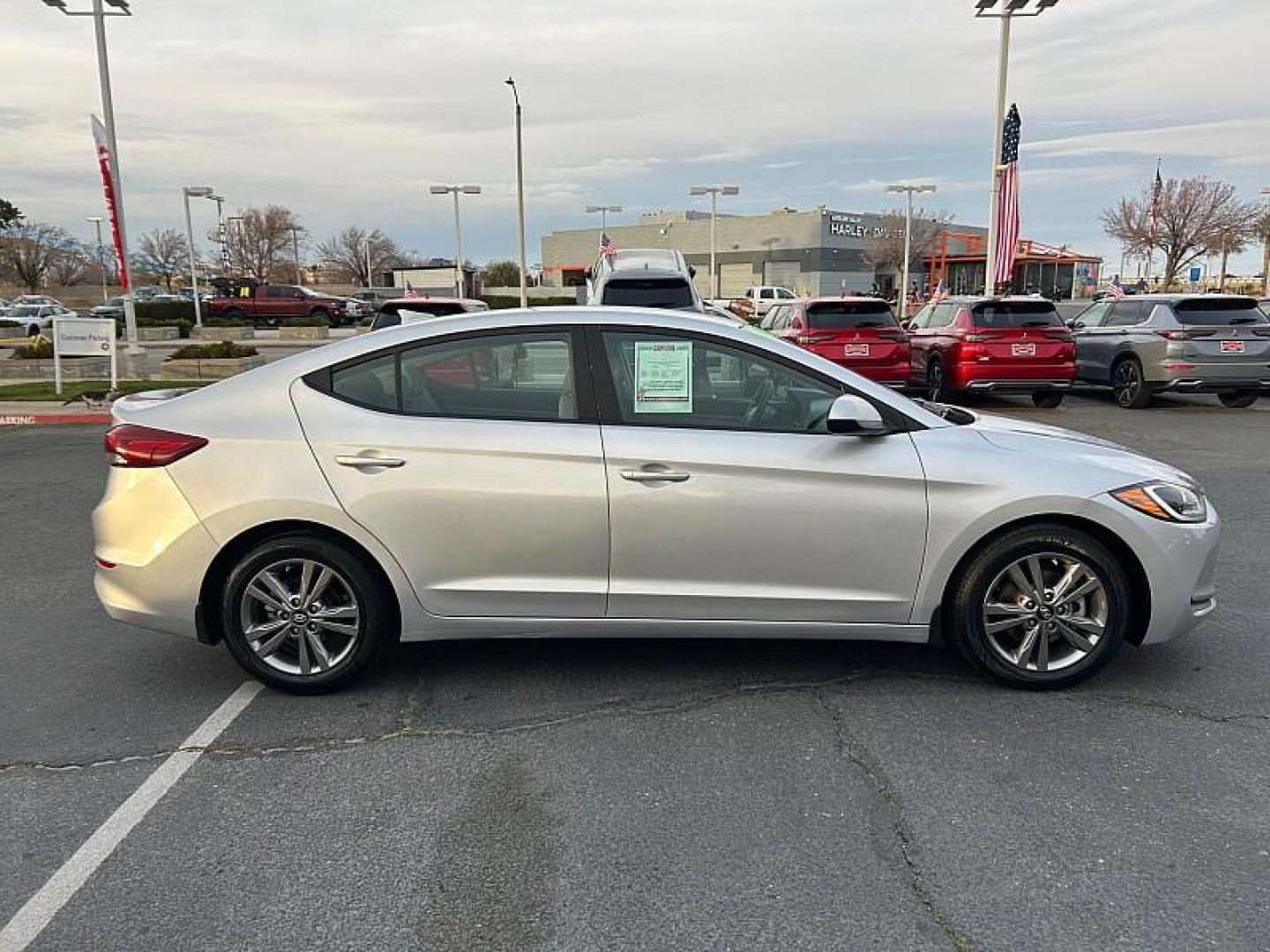 2018 SILVER Hyundai Elantra (KMHD84LF6JU) with an 4-Cyl 2.0 Liter engine, Auto 6-Spd Shiftronic transmission, located at 412 Auto Vista Drive, Palmdale, 93551, (661) 945-0620, 34.592636, -118.136681 - Photo#5