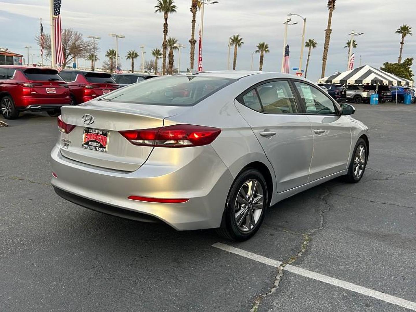 2018 SILVER Hyundai Elantra (KMHD84LF6JU) with an 4-Cyl 2.0 Liter engine, Auto 6-Spd Shiftronic transmission, located at 412 Auto Vista Drive, Palmdale, 93551, (661) 945-0620, 34.592636, -118.136681 - Photo#6