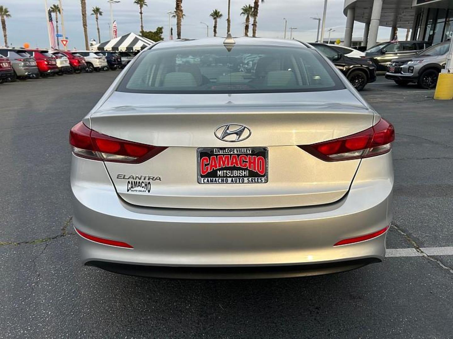2018 SILVER Hyundai Elantra (KMHD84LF6JU) with an 4-Cyl 2.0 Liter engine, Auto 6-Spd Shiftronic transmission, located at 412 Auto Vista Drive, Palmdale, 93551, (661) 945-0620, 34.592636, -118.136681 - Photo#7