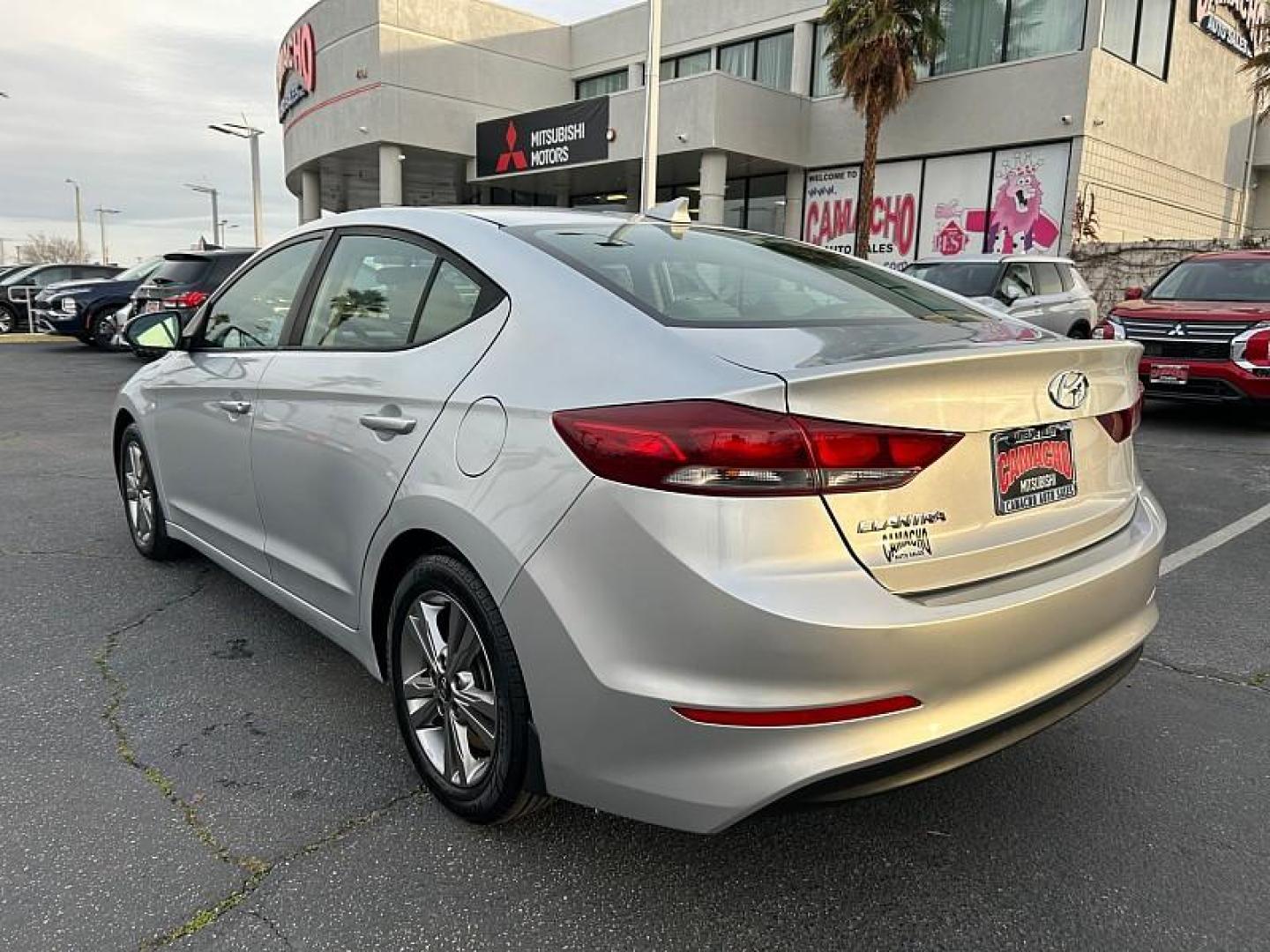 2018 SILVER Hyundai Elantra (KMHD84LF6JU) with an 4-Cyl 2.0 Liter engine, Auto 6-Spd Shiftronic transmission, located at 412 Auto Vista Drive, Palmdale, 93551, (661) 945-0620, 34.592636, -118.136681 - Photo#8