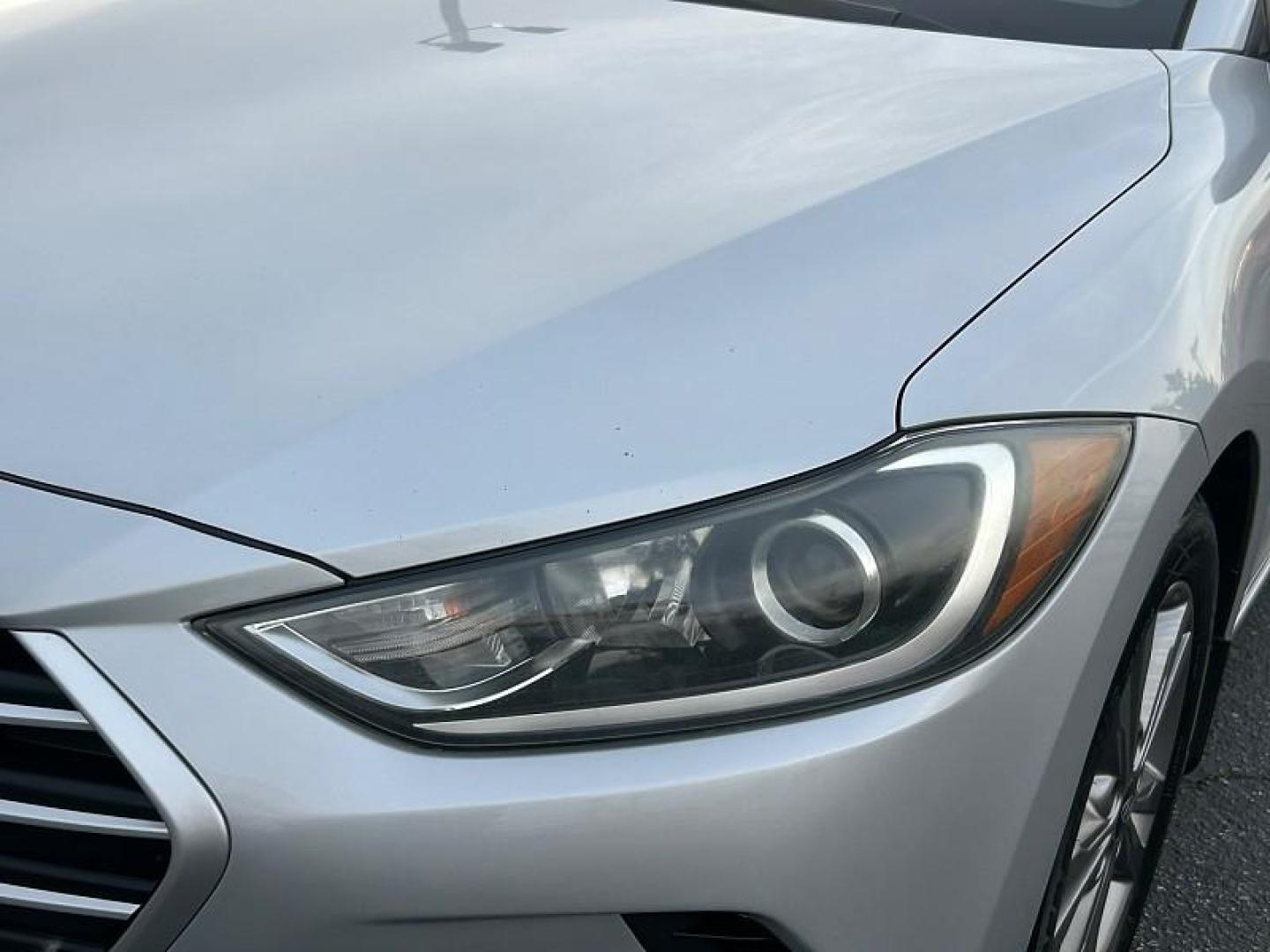 2018 SILVER Hyundai Elantra (KMHD84LF6JU) with an 4-Cyl 2.0 Liter engine, Auto 6-Spd Shiftronic transmission, located at 412 Auto Vista Drive, Palmdale, 93551, (661) 945-0620, 34.592636, -118.136681 - Photo#9