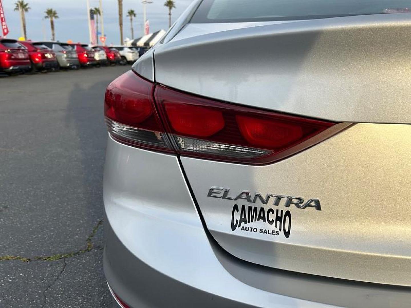 2018 SILVER Hyundai Elantra (KMHD84LF6JU) with an 4-Cyl 2.0 Liter engine, Auto 6-Spd Shiftronic transmission, located at 412 Auto Vista Drive, Palmdale, 93551, (661) 945-0620, 34.592636, -118.136681 - Photo#10