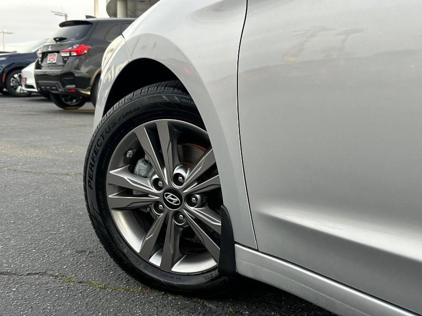 2018 SILVER Hyundai Elantra (KMHD84LF6JU) with an 4-Cyl 2.0 Liter engine, Auto 6-Spd Shiftronic transmission, located at 412 Auto Vista Drive, Palmdale, 93551, (661) 945-0620, 34.592636, -118.136681 - Photo#15