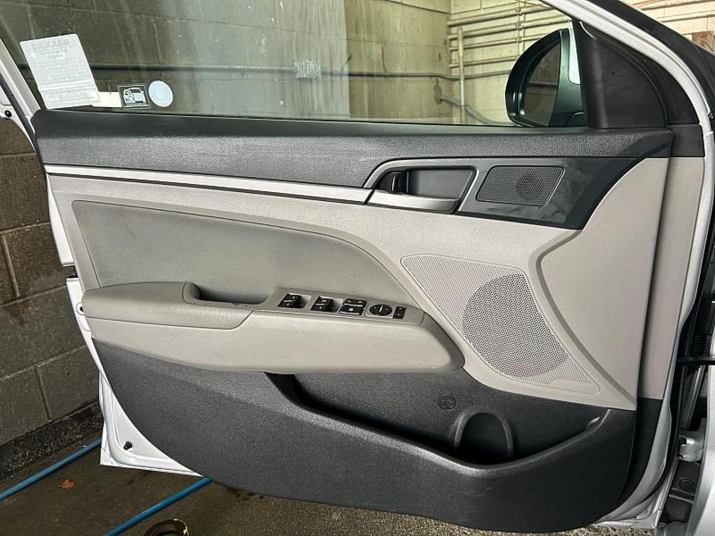 2018 SILVER Hyundai Elantra (KMHD84LF6JU) with an 4-Cyl 2.0 Liter engine, Auto 6-Spd Shiftronic transmission, located at 412 Auto Vista Drive, Palmdale, 93551, (661) 945-0620, 34.592636, -118.136681 - Photo#16