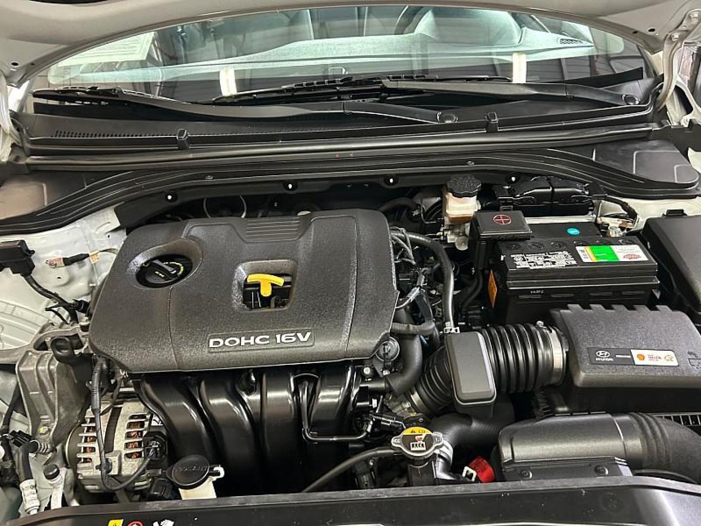 2018 SILVER Hyundai Elantra (KMHD84LF6JU) with an 4-Cyl 2.0 Liter engine, Auto 6-Spd Shiftronic transmission, located at 412 Auto Vista Drive, Palmdale, 93551, (661) 945-0620, 34.592636, -118.136681 - Photo#26