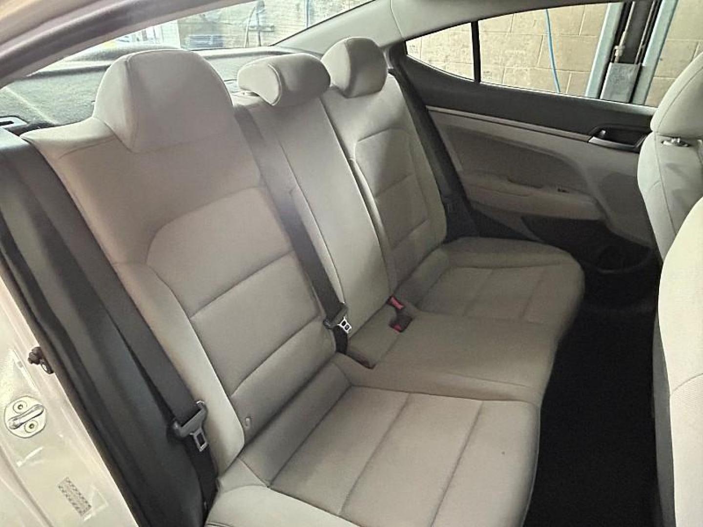 2018 SILVER Hyundai Elantra (KMHD84LF6JU) with an 4-Cyl 2.0 Liter engine, Auto 6-Spd Shiftronic transmission, located at 412 Auto Vista Drive, Palmdale, 93551, (661) 945-0620, 34.592636, -118.136681 - Photo#28