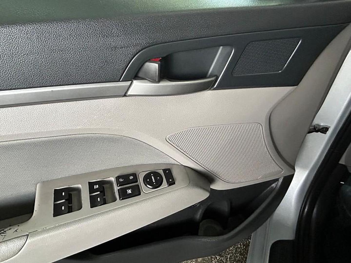 2018 SILVER Hyundai Elantra (KMHD84LF6JU) with an 4-Cyl 2.0 Liter engine, Auto 6-Spd Shiftronic transmission, located at 412 Auto Vista Drive, Palmdale, 93551, (661) 945-0620, 34.592636, -118.136681 - Photo#30