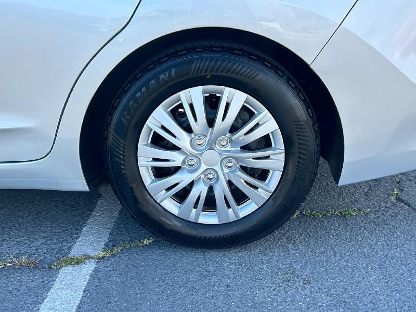 2018 SILVER HYUNDAI ELANTRA (KMHD74LF8JU) , located at 412 Auto Vista Drive, Palmdale, 93551, (661) 945-0620, 34.592636, -118.136681 - Photo#18