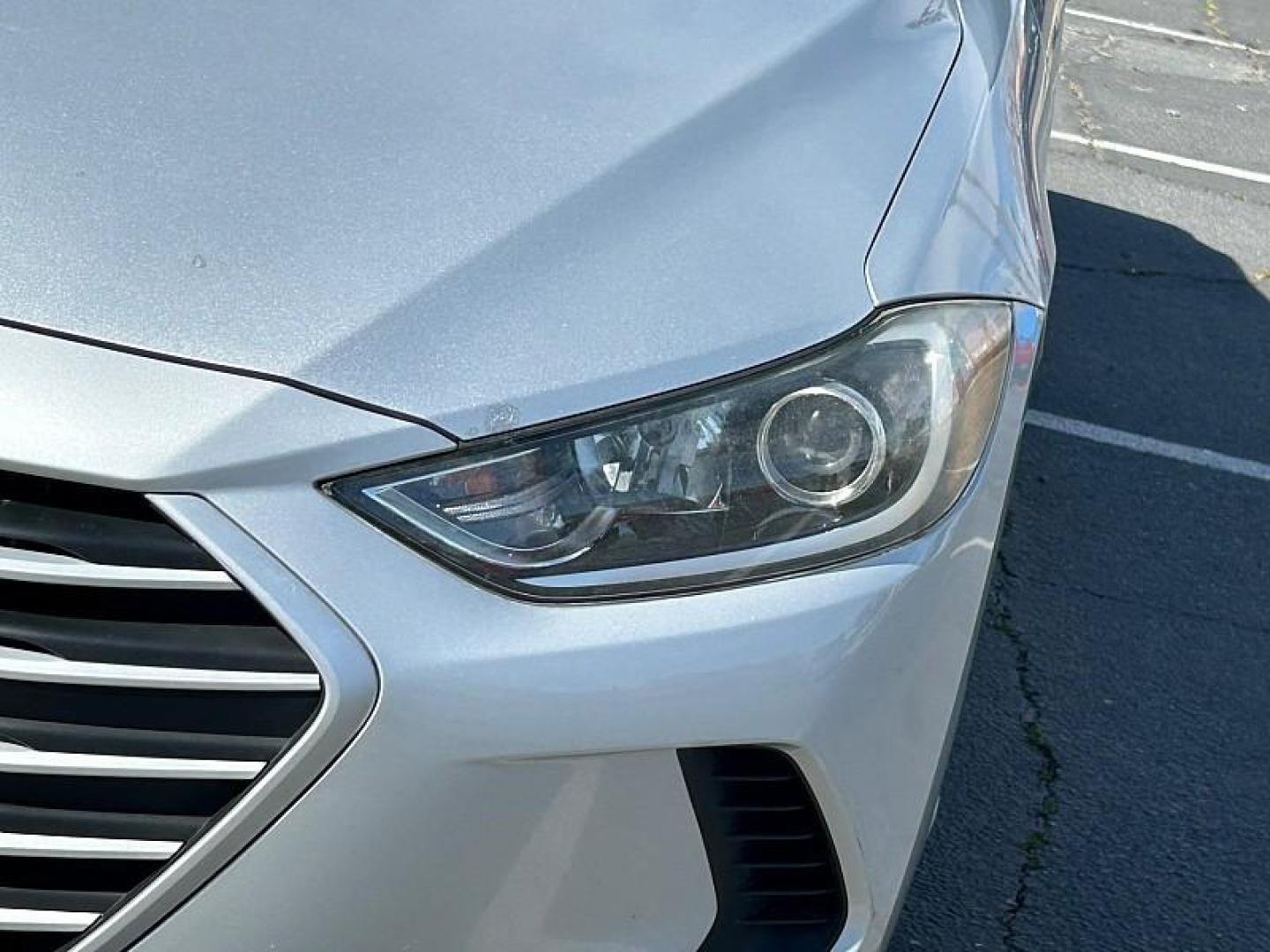 2018 SILVER HYUNDAI ELANTRA (KMHD74LF8JU) , located at 412 Auto Vista Drive, Palmdale, 93551, (661) 945-0620, 34.592636, -118.136681 - Photo#22