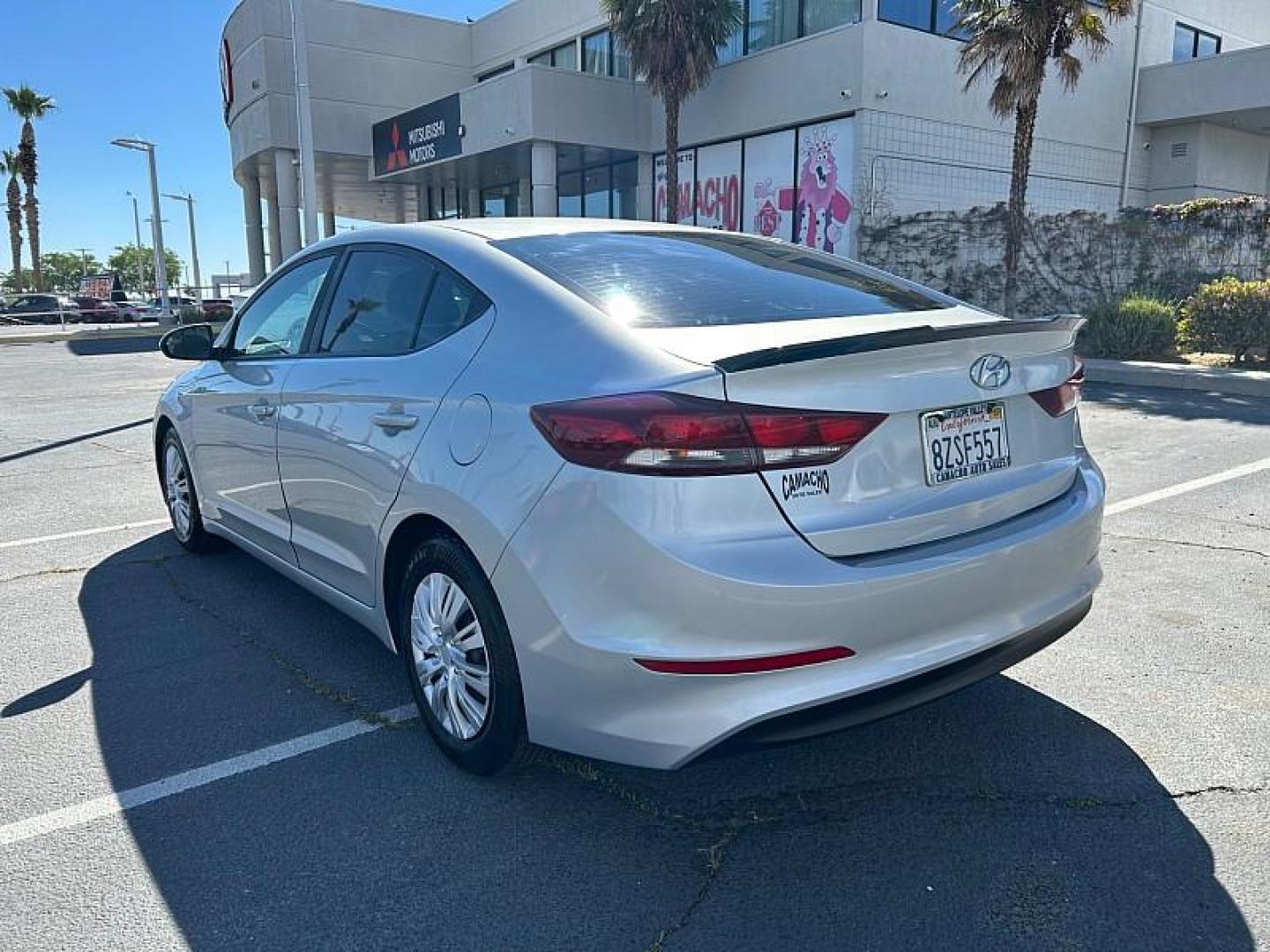 2018 SILVER HYUNDAI ELANTRA (KMHD74LF8JU) , located at 412 Auto Vista Drive, Palmdale, 93551, (661) 945-0620, 34.592636, -118.136681 - Photo#23