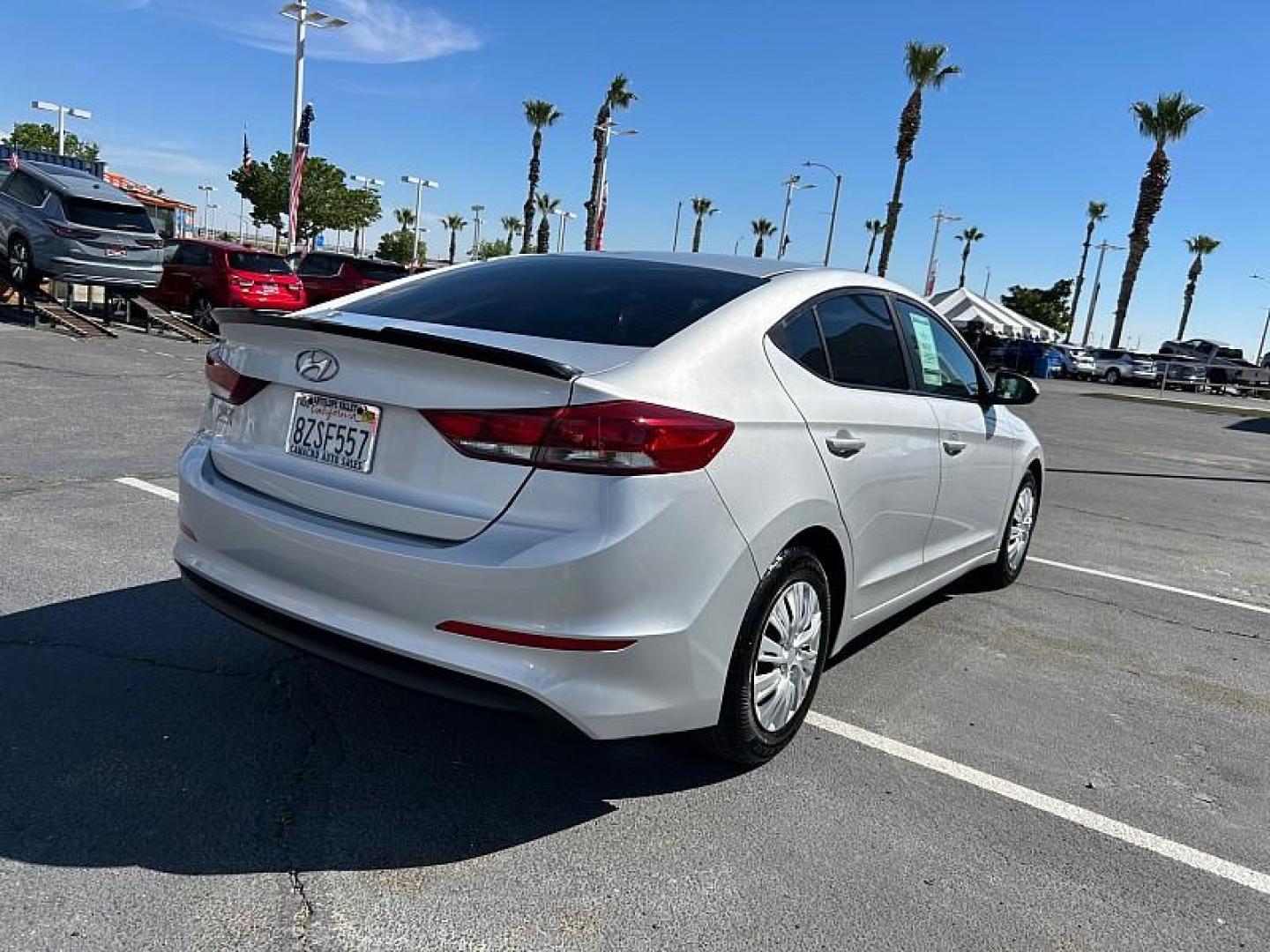 2018 SILVER HYUNDAI ELANTRA (KMHD74LF8JU) , located at 412 Auto Vista Drive, Palmdale, 93551, (661) 945-0620, 34.592636, -118.136681 - Photo#25