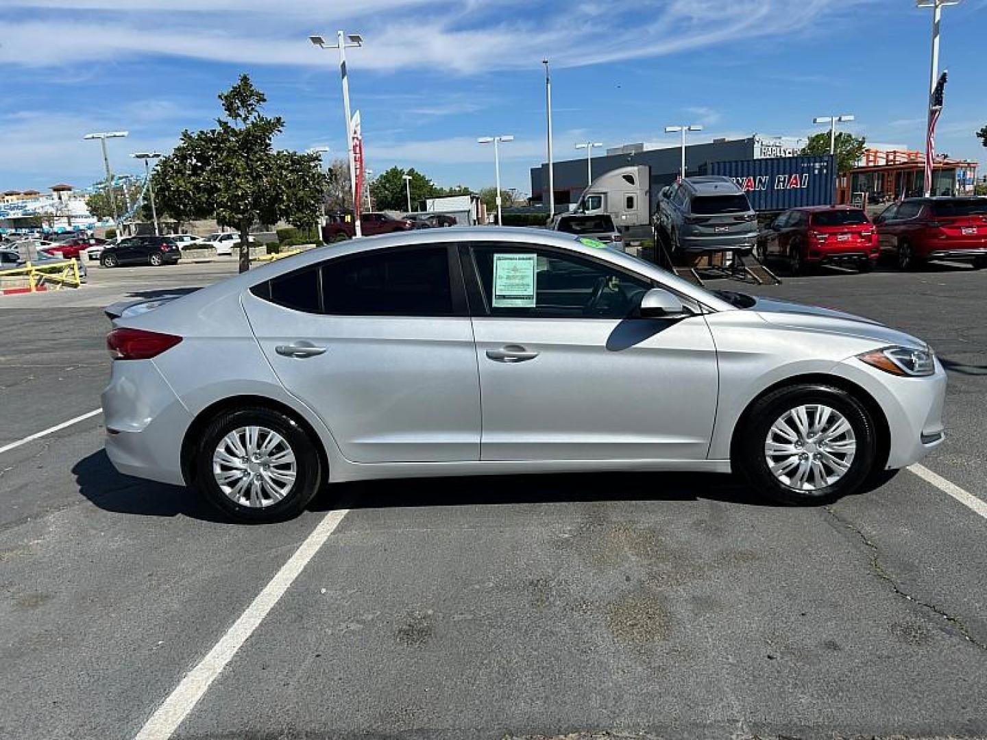 2018 SILVER HYUNDAI ELANTRA (KMHD74LF8JU) , located at 412 Auto Vista Drive, Palmdale, 93551, (661) 945-0620, 34.592636, -118.136681 - Photo#26